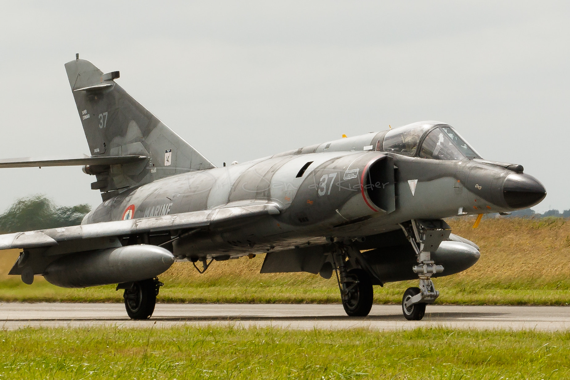 Canon EOS 20D + Canon EF 70-200mm F2.8L USM sample photo. French navy super etendard 37 photography