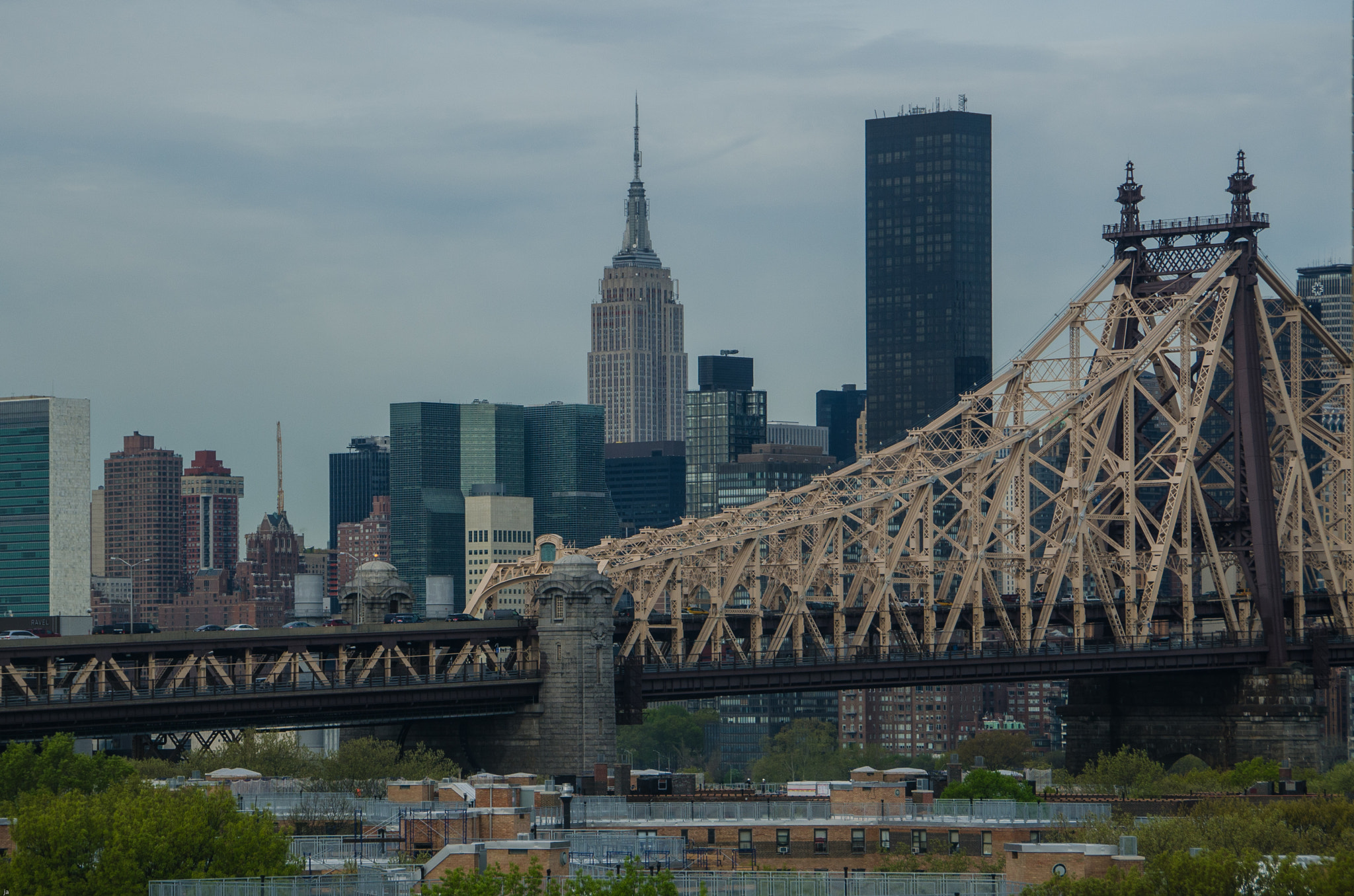 Nikon D7000 + Sigma 18-250mm F3.5-6.3 DC OS HSM sample photo. Queens bridge photography