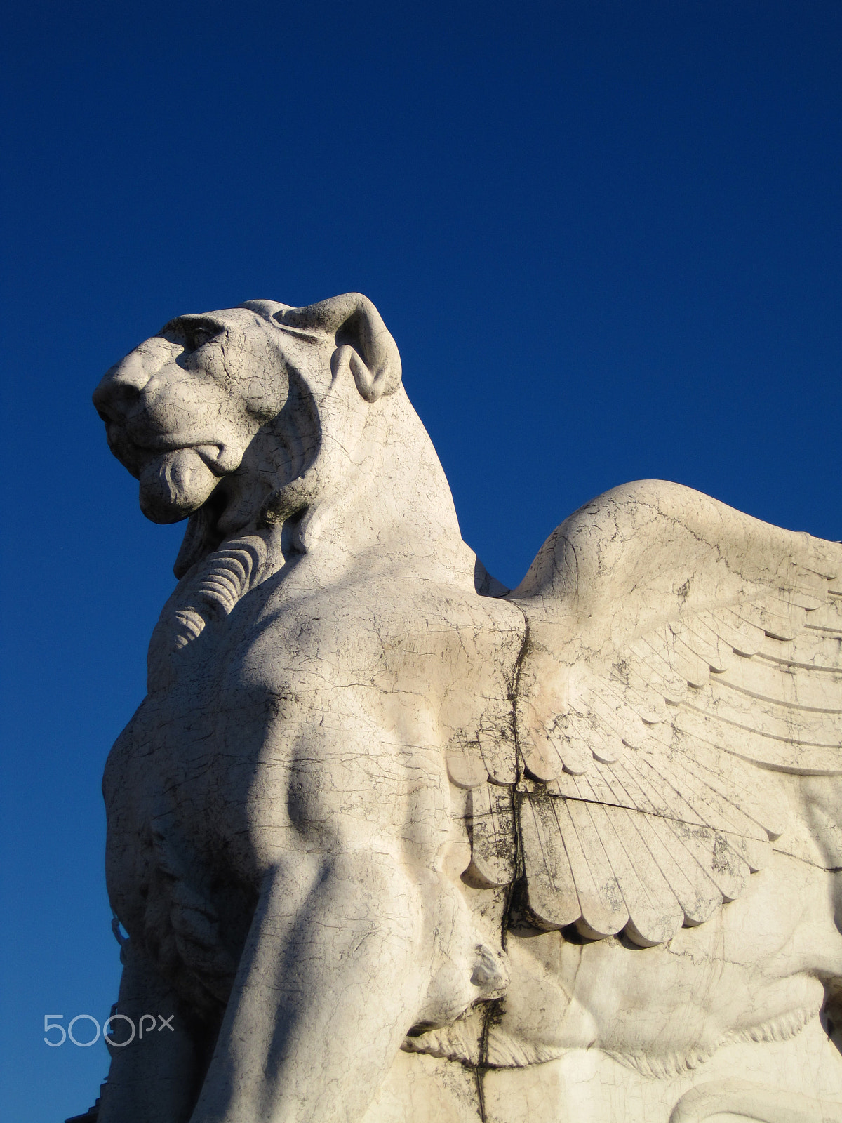 Canon PowerShot SD1200 IS (Digital IXUS 95 IS / IXY Digital 110 IS) sample photo. Winged lion photography