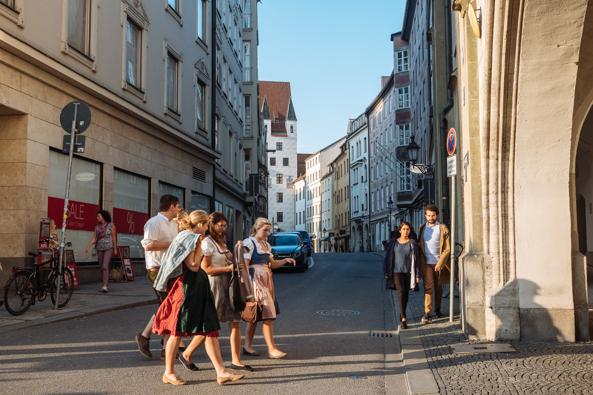 Fujifilm X-E2S + Fujifilm XF 27mm F2.8 sample photo. Street life - munich photography