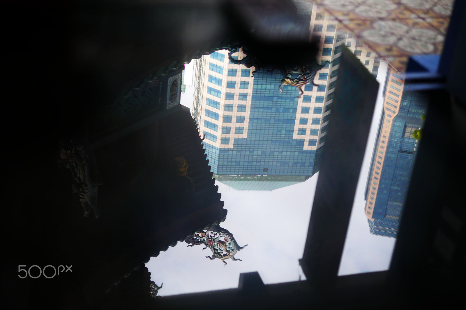 Panasonic Lumix DMC-GX8 + Panasonic Leica DG Summilux 25mm F1.4 II ASPH sample photo. Table reflection photography