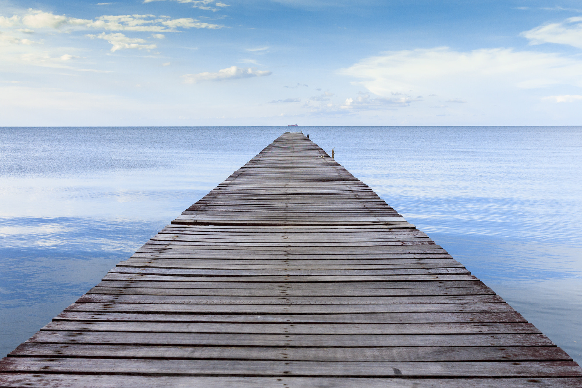 Canon EF-S 24mm F2.8 STM sample photo. Sea photography