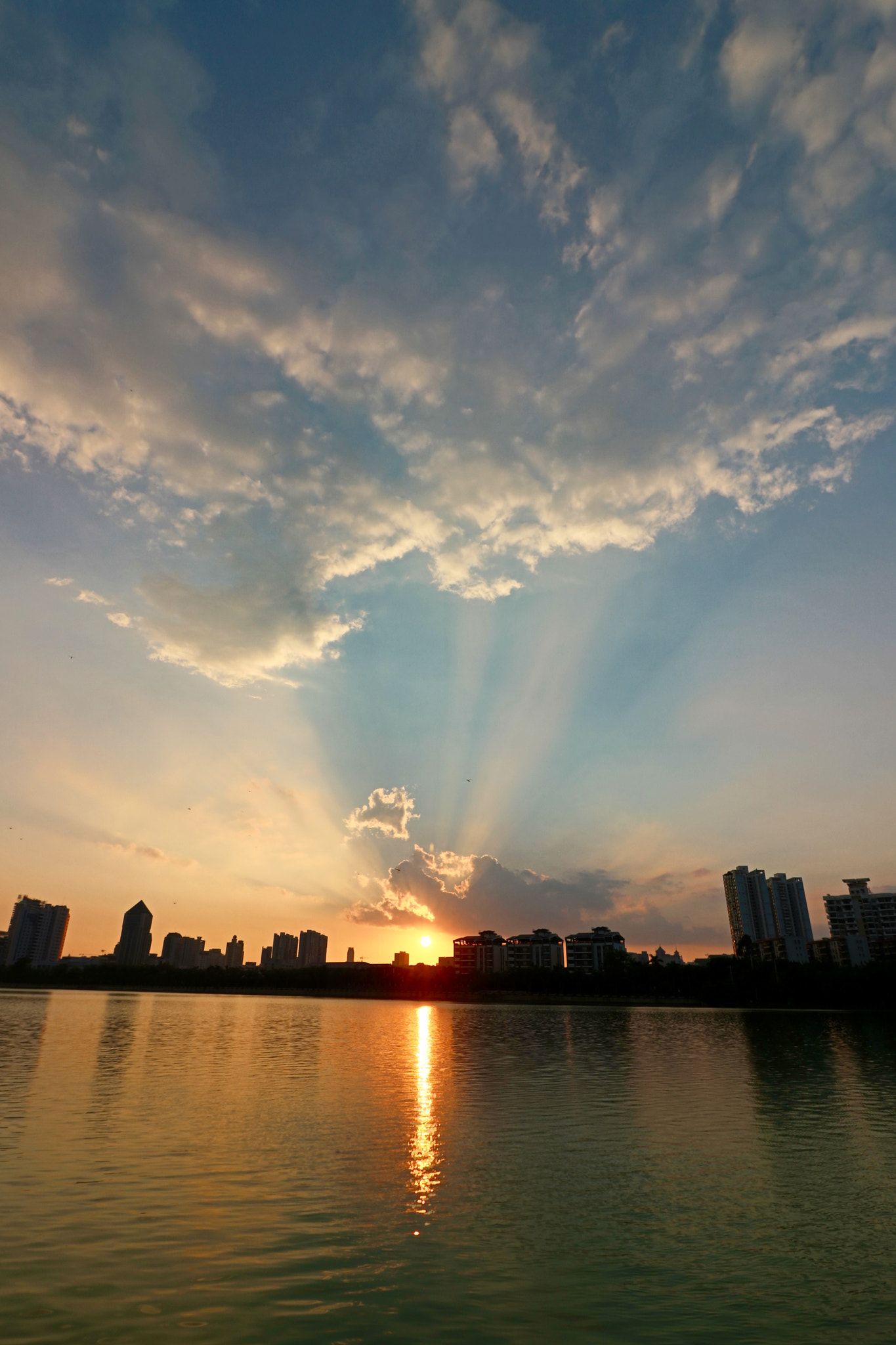 Canon EOS 750D (EOS Rebel T6i / EOS Kiss X8i) sample photo. Sunset of south lake photography