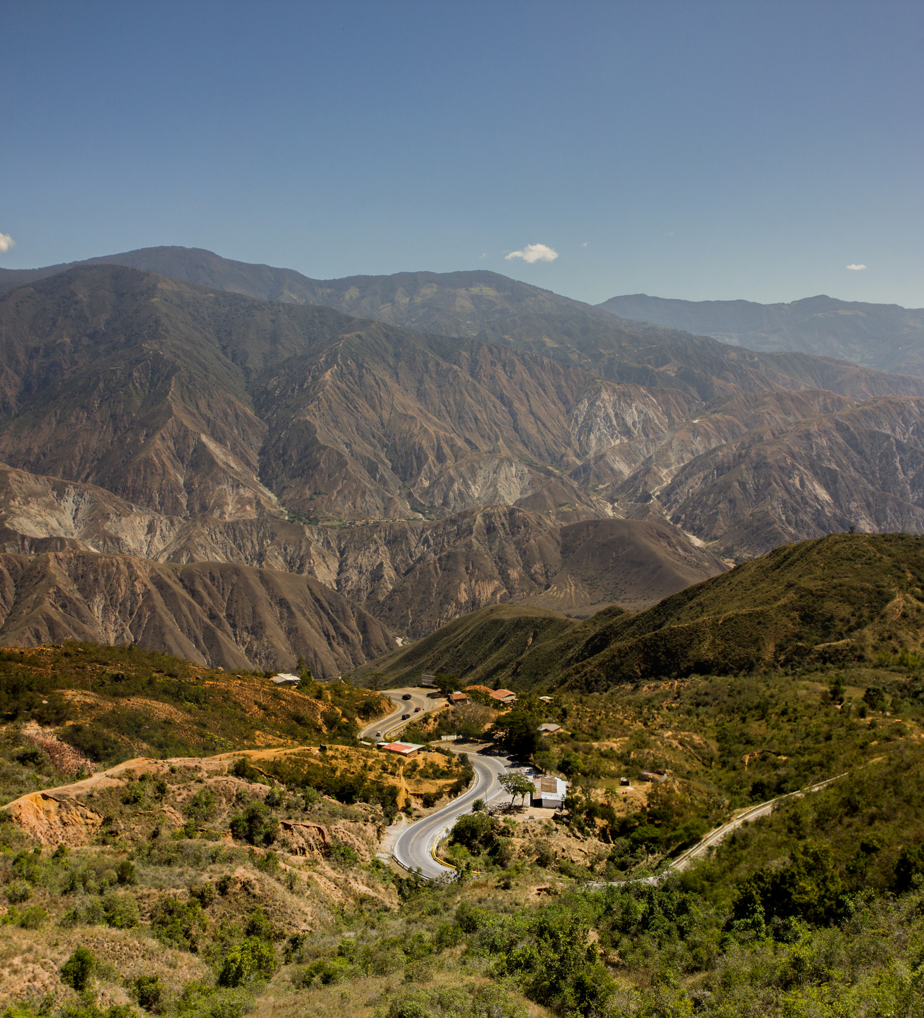 Canon EOS 550D (EOS Rebel T2i / EOS Kiss X4) + Canon EF 24-70mm F2.8L USM sample photo. Chicamocha canyon photography