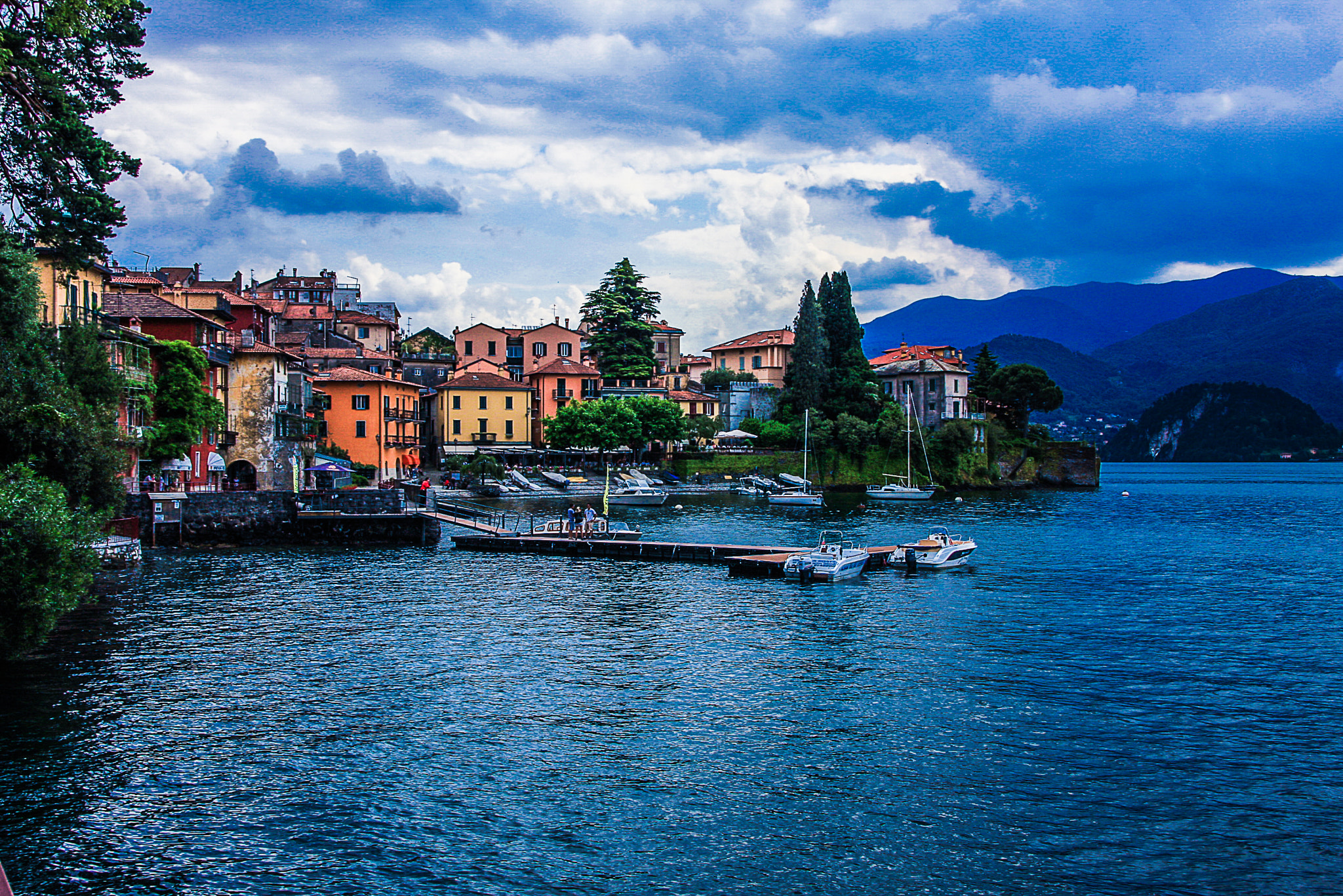 Sigma 18-250mm F3.5-6.3 DC OS HSM sample photo. Verenna at lake como photography