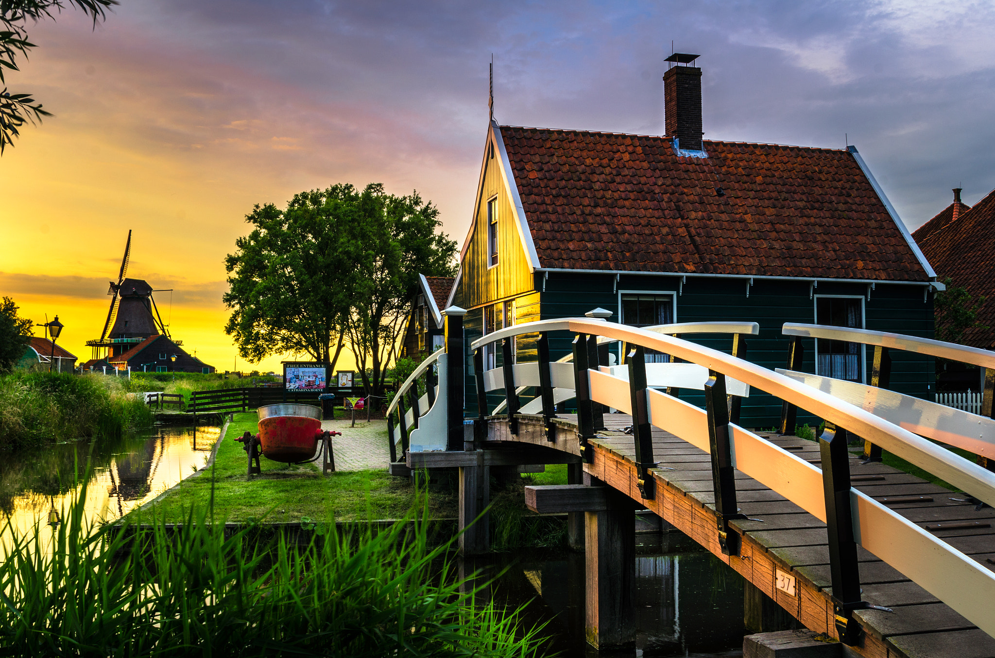Nikon AF-S Nikkor 24-120mm F4G ED VR sample photo. Zaanse schans photography