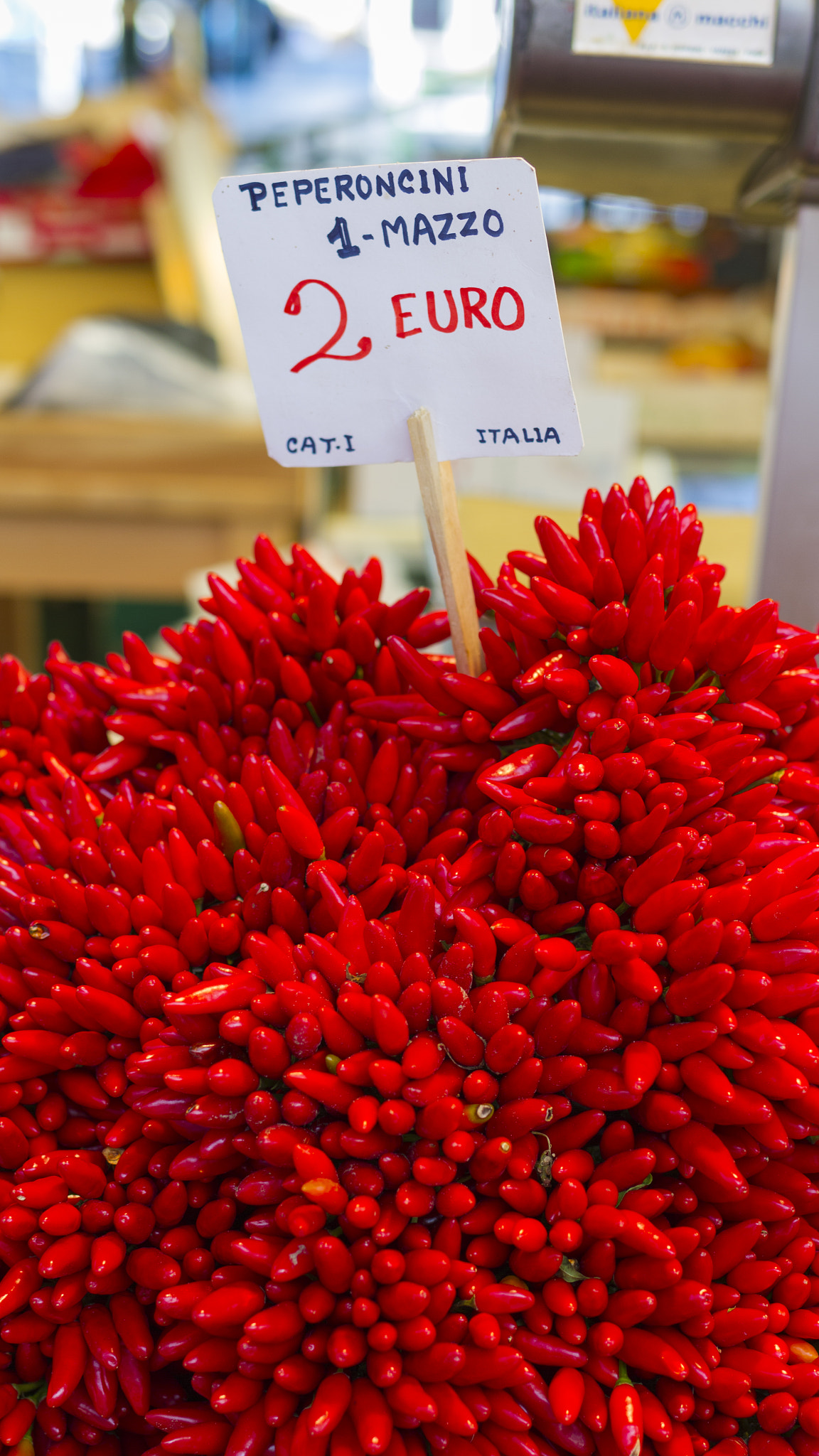 Canon EF 35mm F2 IS USM sample photo. Pepper colour photography