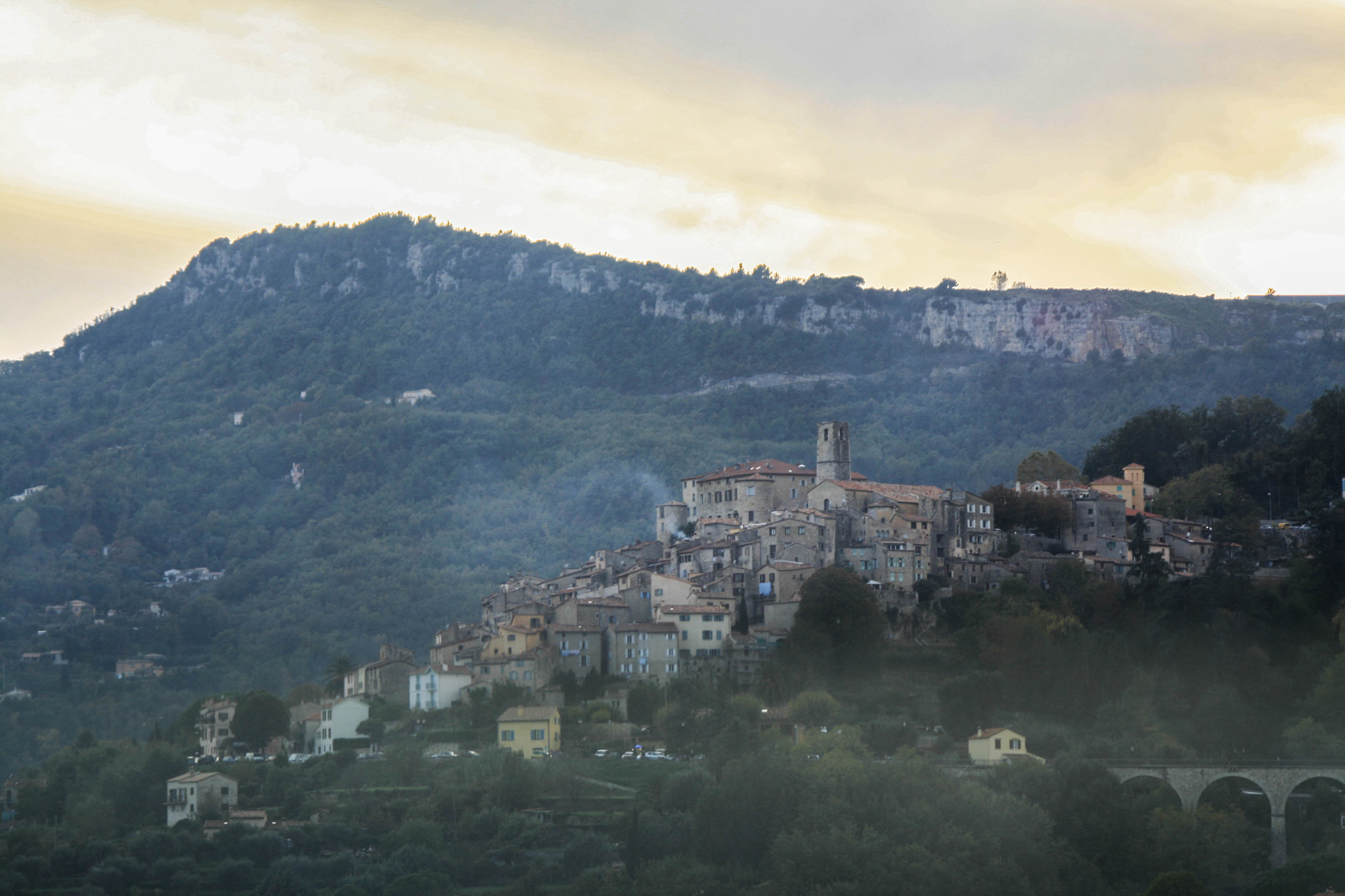 Canon EF 100-300mm f/5.6 sample photo. Saint-paul-de-vences photography