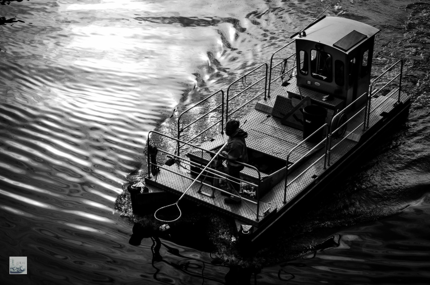 AF Zoom-Nikkor 28-105mm f/3.5-4.5D IF sample photo. Walking bilbao photography