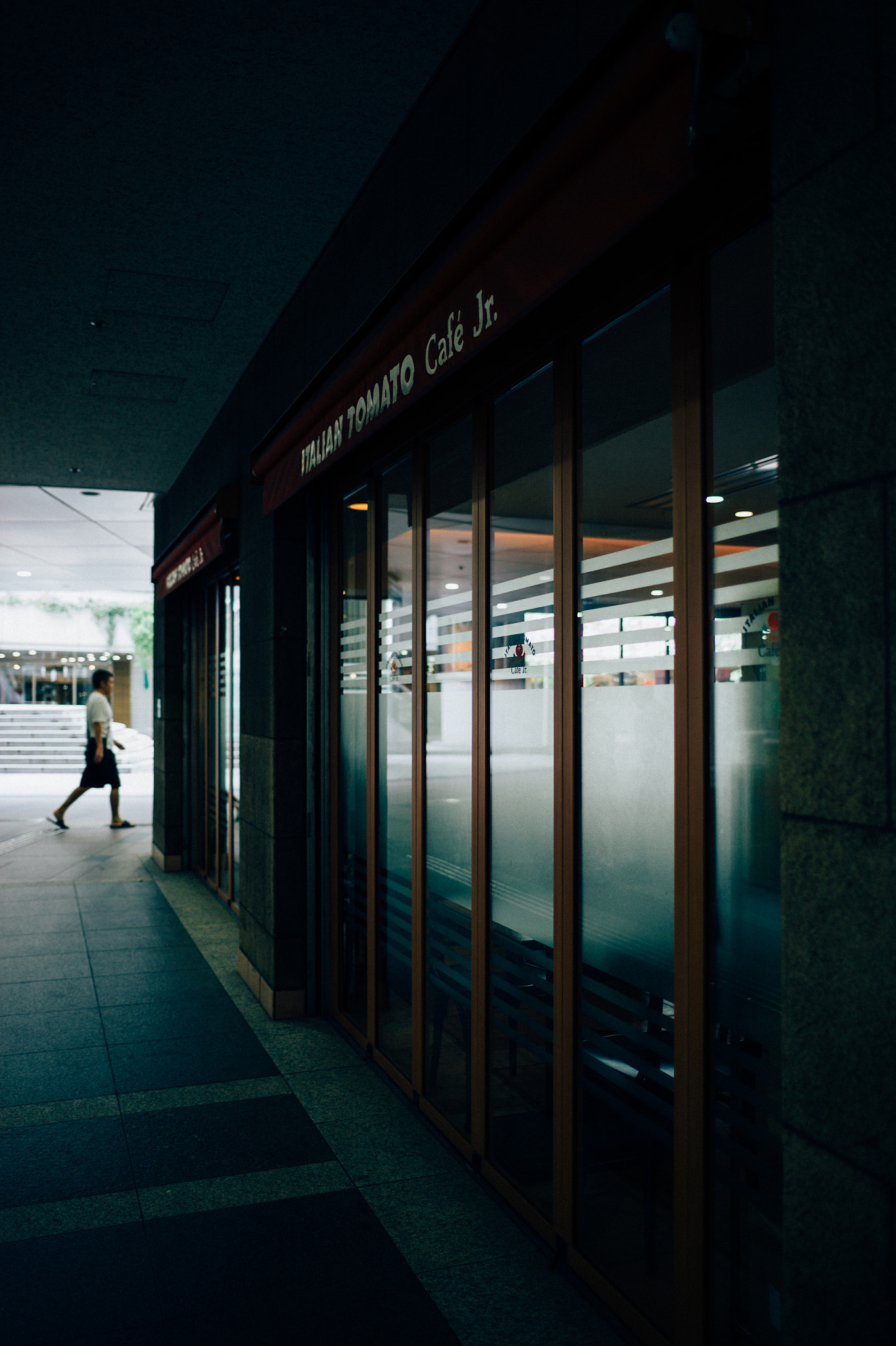 Leica Summicron-M 28mm F2 ASPH sample photo. Presence photography