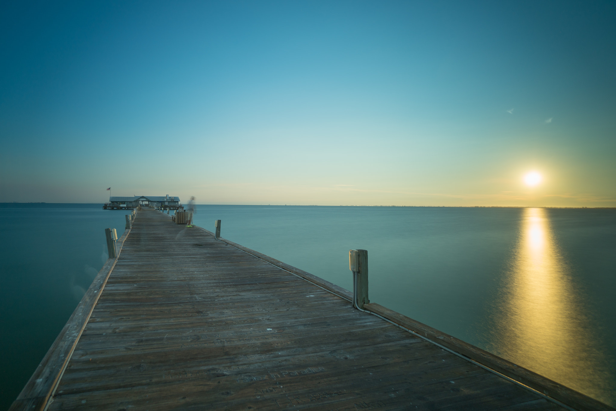 Sony a7R II + Sony E 10-18mm F4 OSS sample photo. Morning at the pier on anna maria photography
