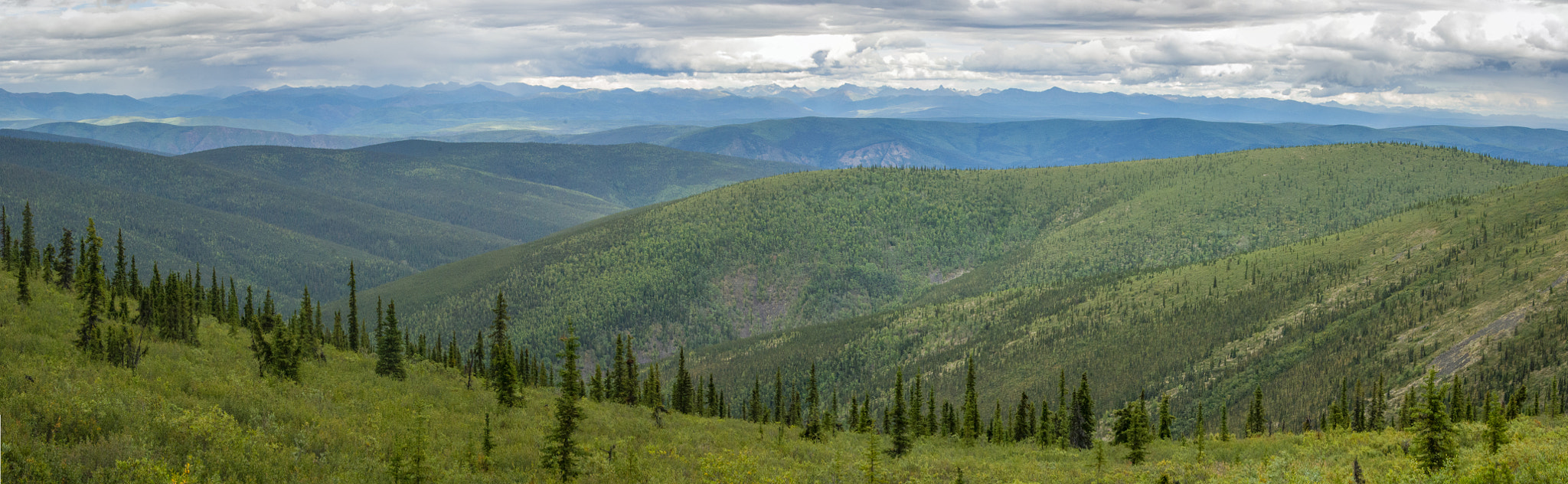 Tamron AF 28-75mm F2.8 XR Di LD Aspherical (IF) sample photo. View from the top of the world highway photography