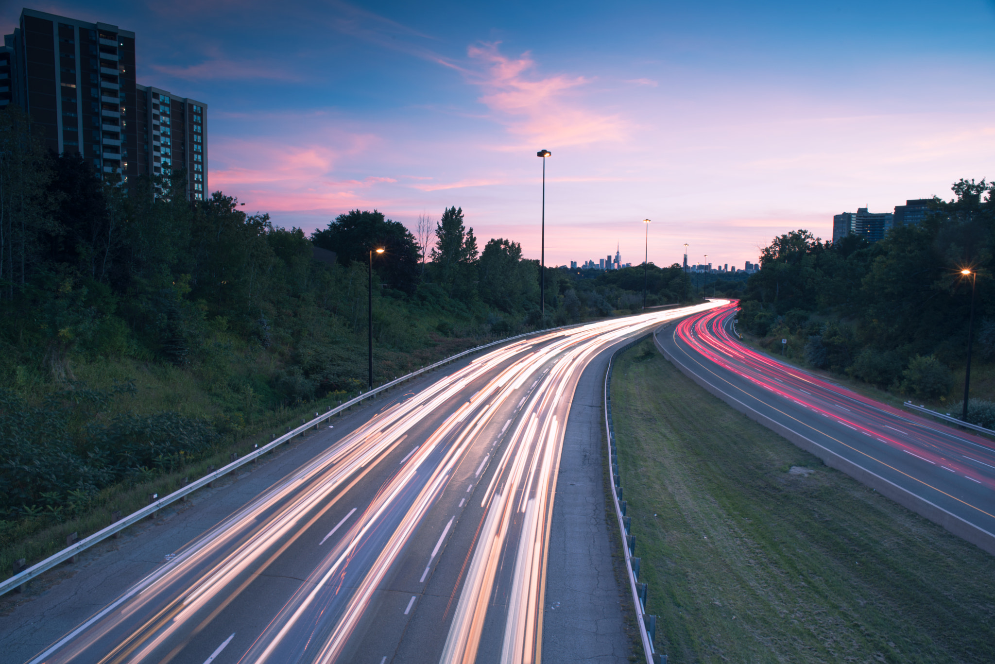 Nikon D810 + Nikon AF Nikkor 24mm F2.8D sample photo. Don valley parkway at dusk photography