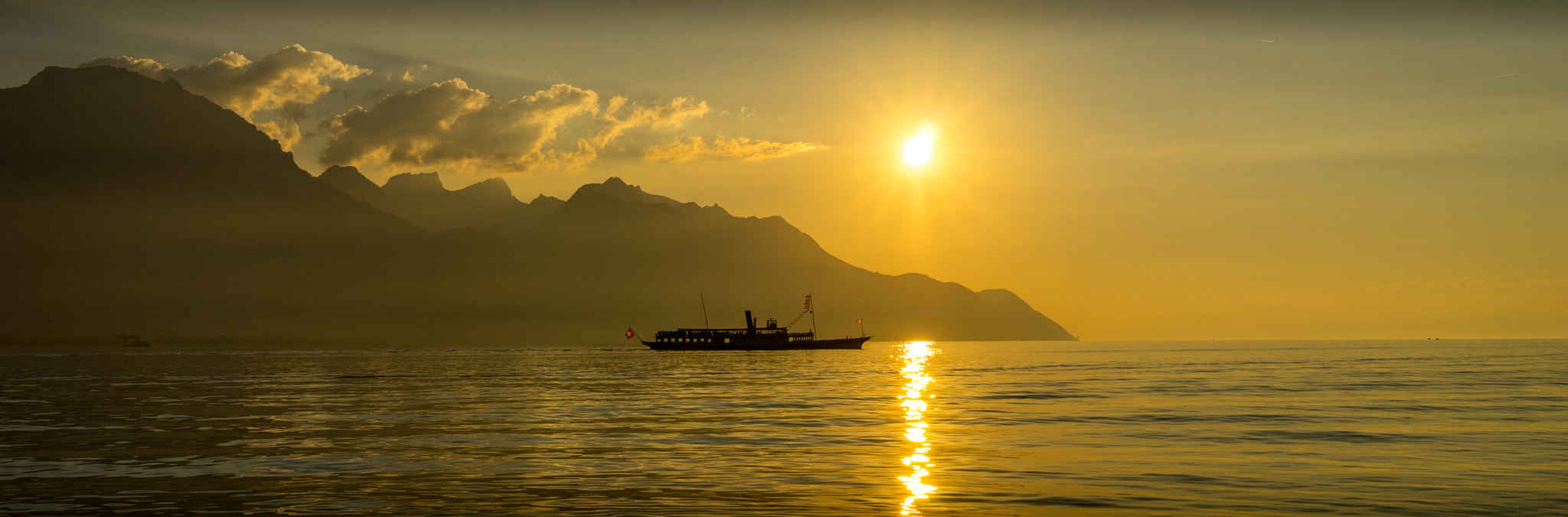 Sony a7 + Sony Distagon T* FE 35mm F1.4 ZA sample photo. Ship on the lake geneva photography