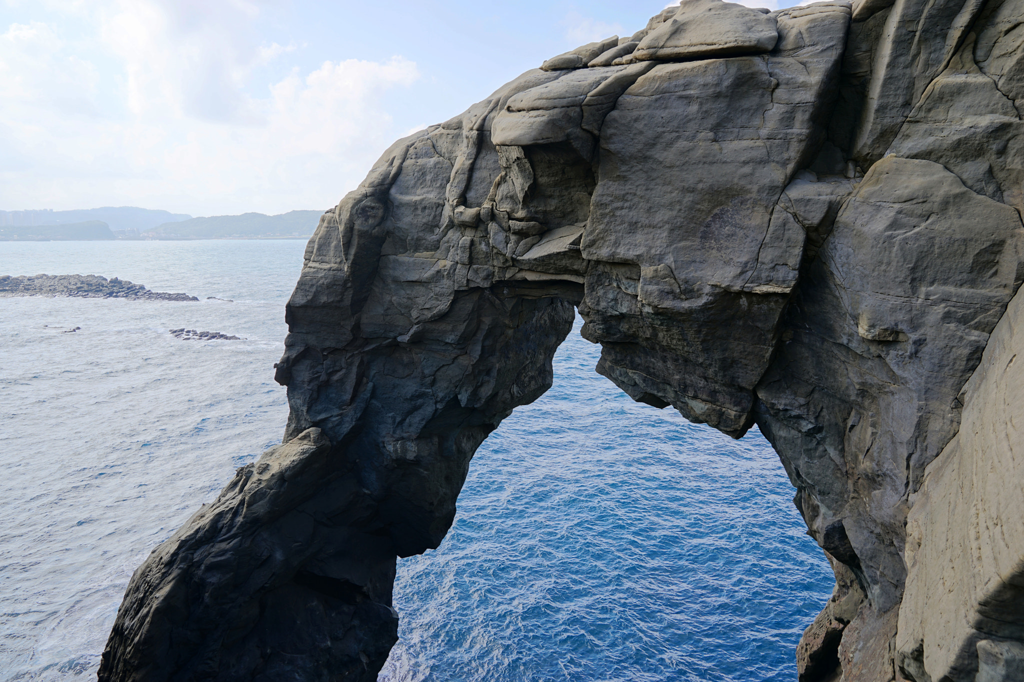 Sony a7 II + Sony FE 24-70mm F2.8 GM sample photo. Elephant trunk rock photography