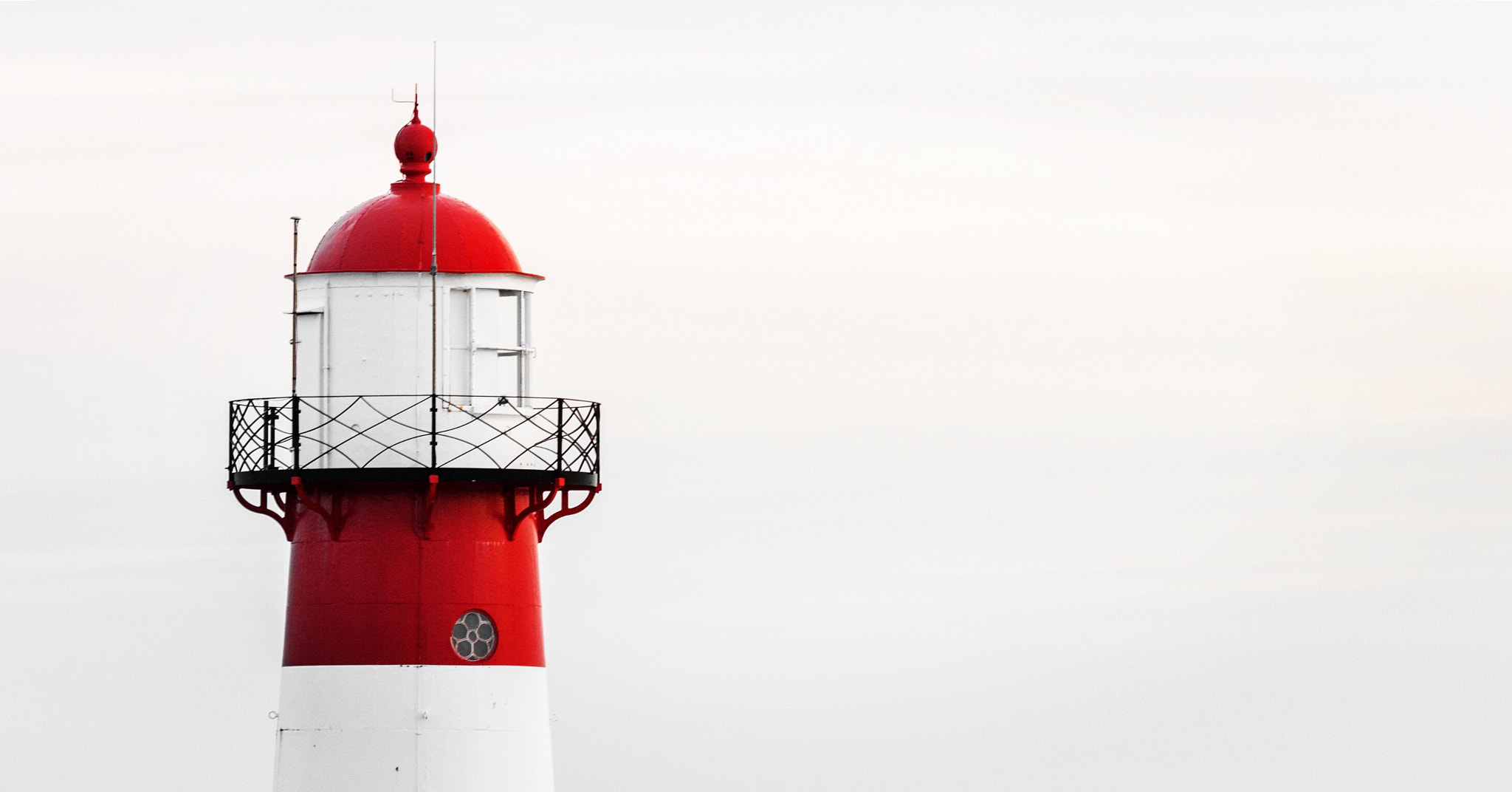 Canon EOS 6D + Canon EF 300mm F4L IS USM sample photo. Lighthouse "lage licht" photography