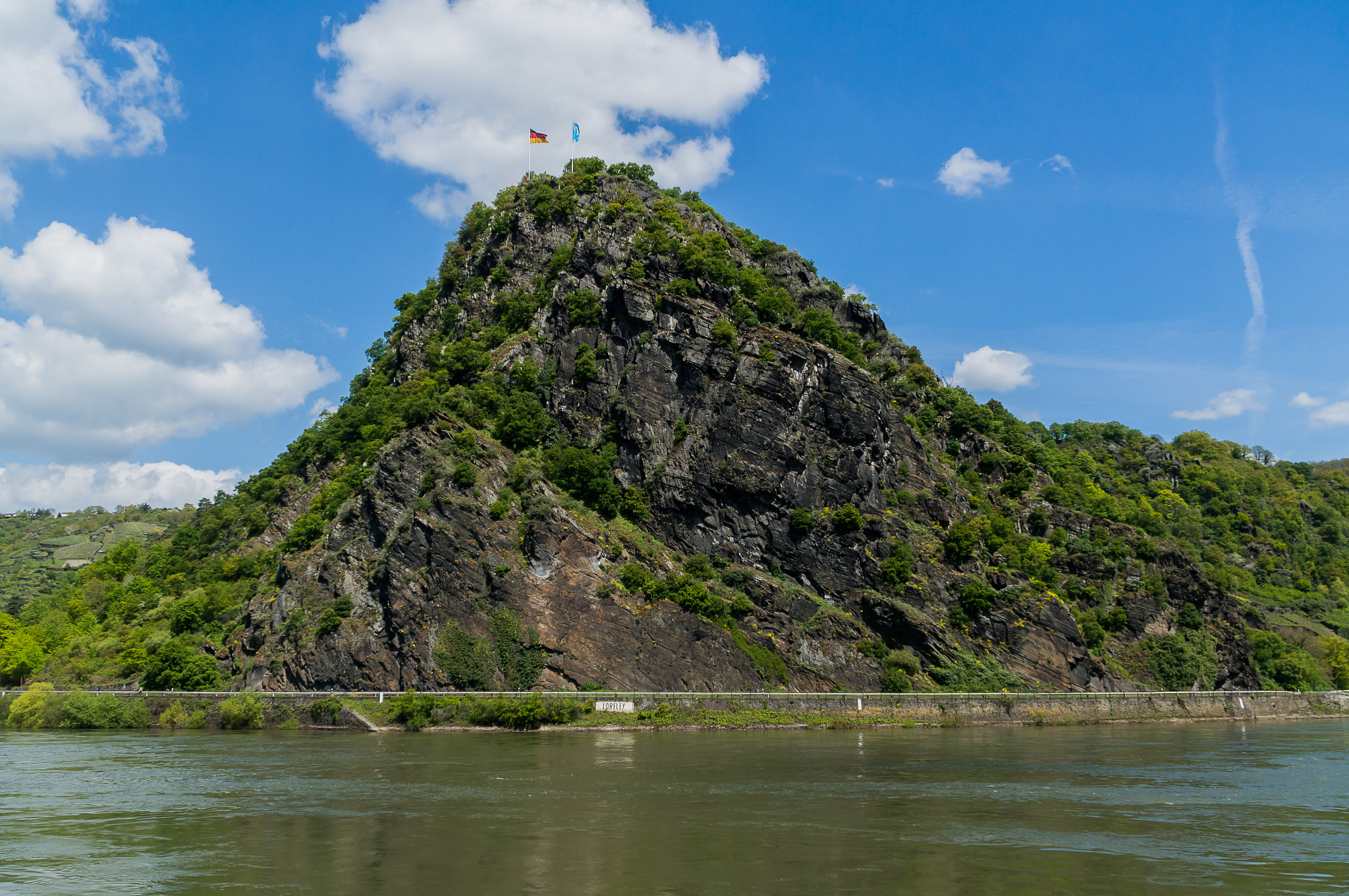 Sony Alpha NEX-6 + Sony E PZ 18-105mm F4 G OSS sample photo. Loreley rock photography