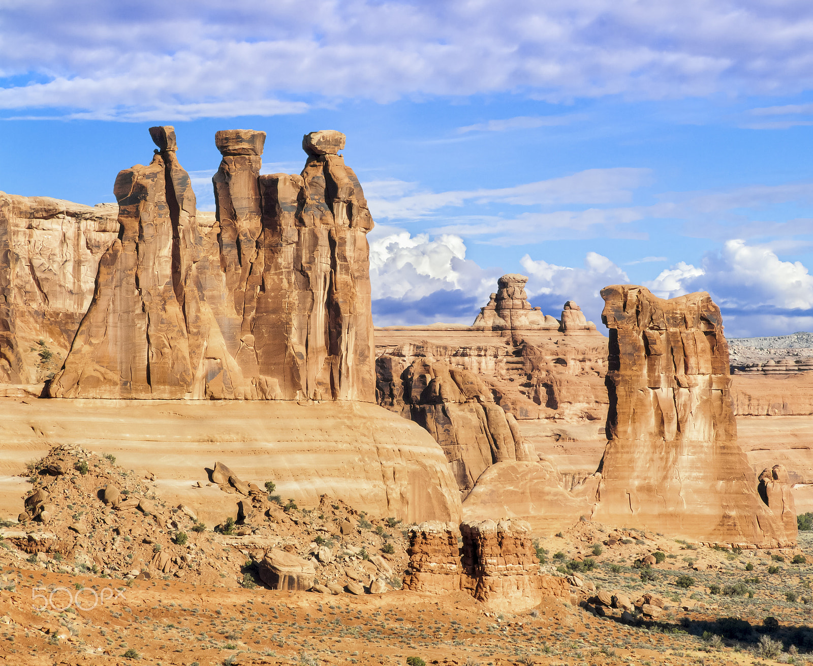 Fujifilm FinePix S9000 sample photo. Three gossips and sheep rock at arches photography