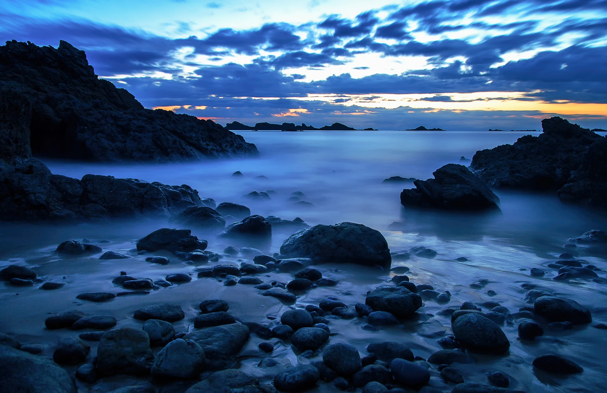 Tamron SP AF 17-50mm F2.8 XR Di II LD Aspherical (IF) sample photo. Blue world photography