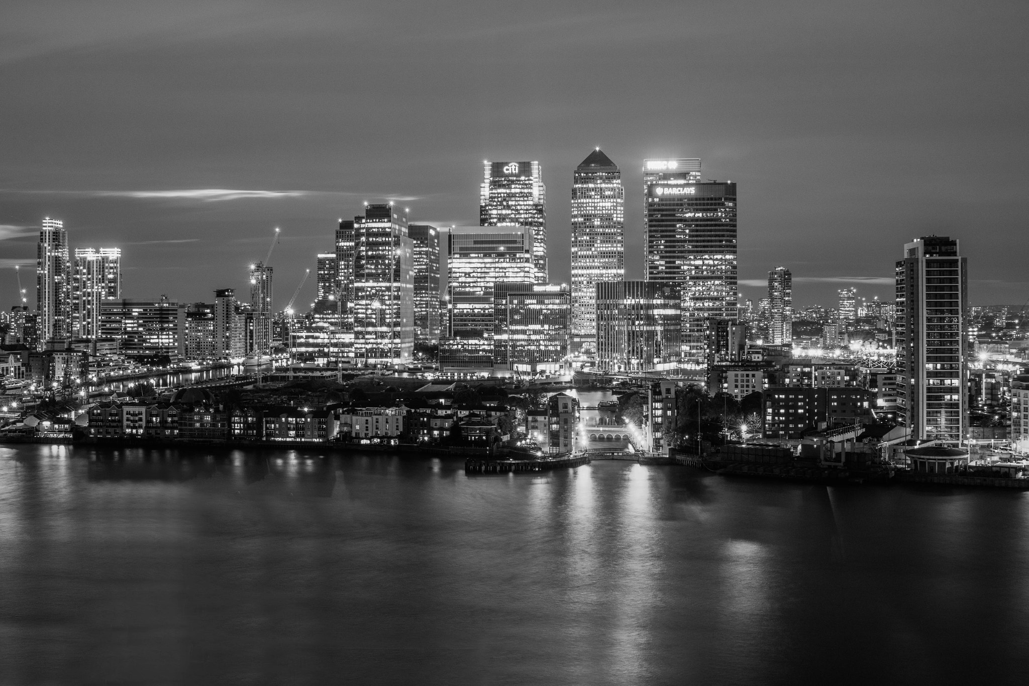 Sigma 24-70mm F2.8 EX DG Macro sample photo. Canary wharf mono photography