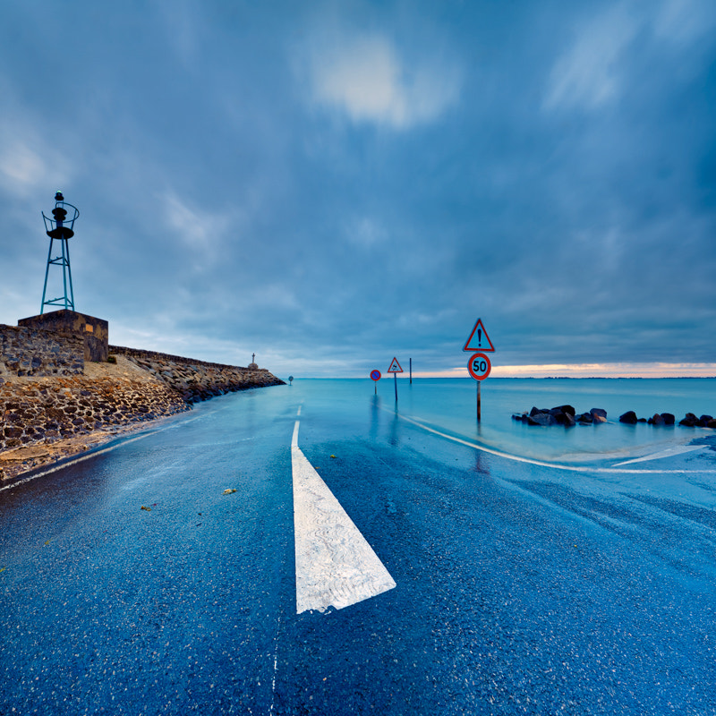 Samyang 14mm F2.8 ED AS IF UMC sample photo. Blue hour on the gois photography