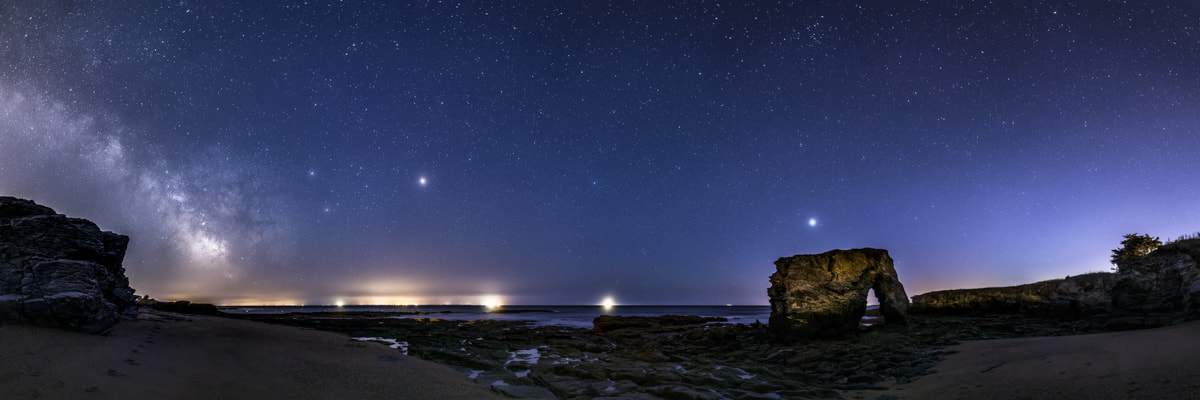 Nikon AF-S Nikkor 28-70mm F2.8 ED-IF sample photo. La roche percée, la voie lactée,saturne, mars et jupiter photography
