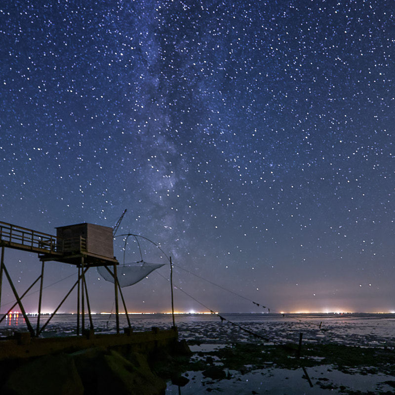 Samyang 14mm F2.8 ED AS IF UMC sample photo. Un carrelet sous la galaxie ii photography