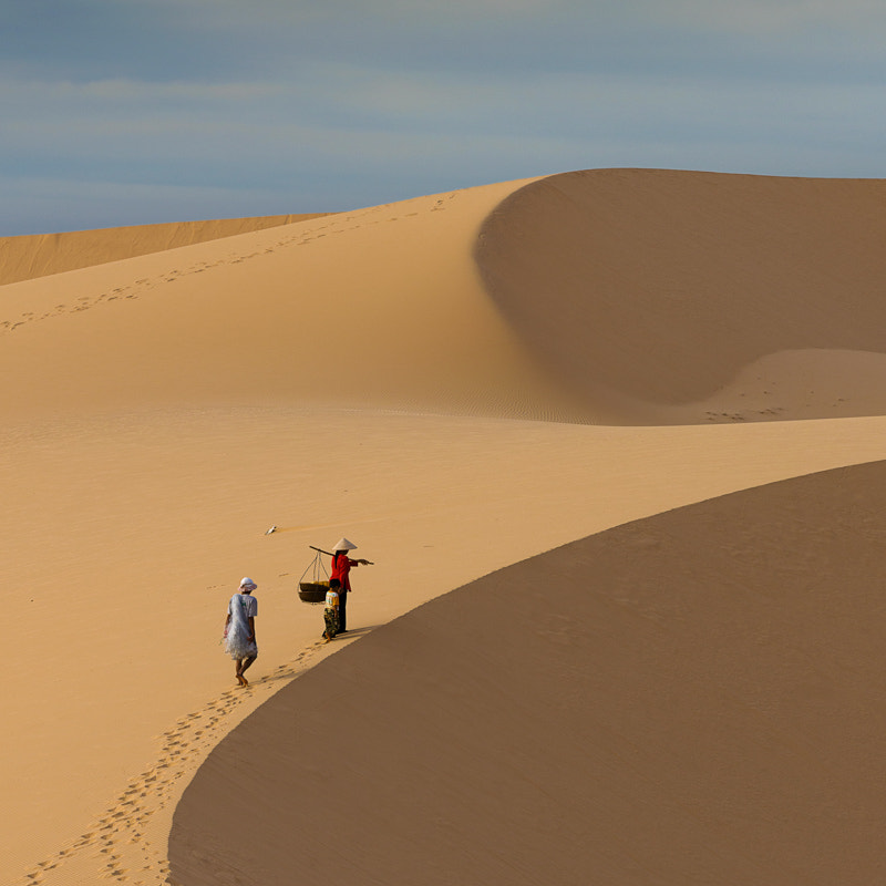 Leaf Aptus 75 sample photo. Pecheurs aux dunes de phang rang photography