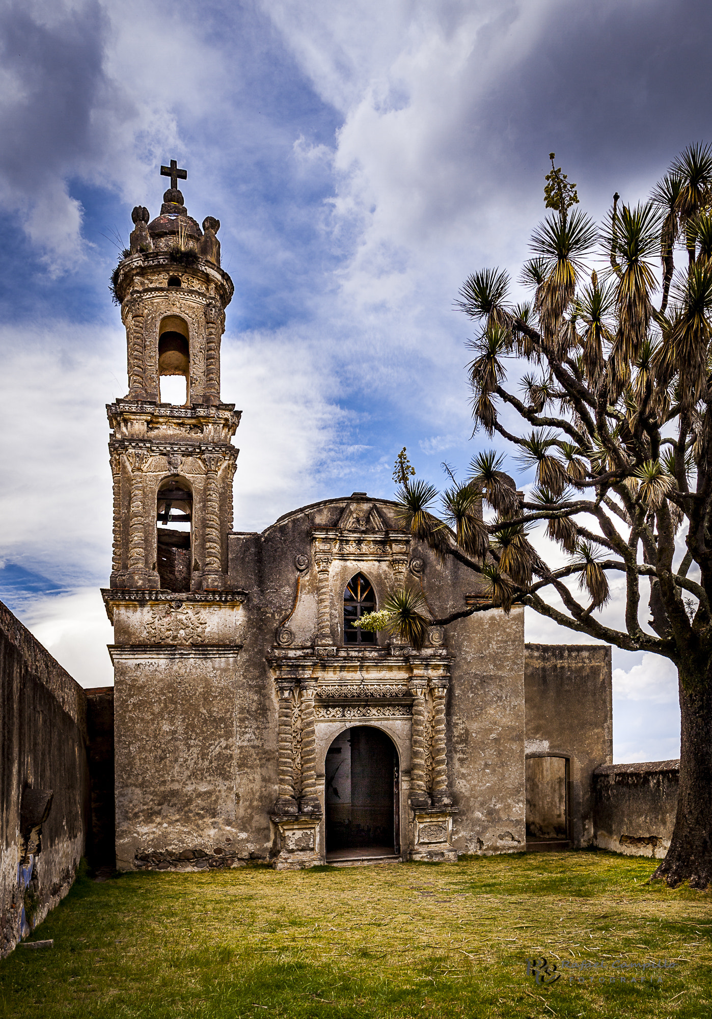 Canon EF 24mm F2.8 IS USM sample photo. Hacienda santa barbara photography