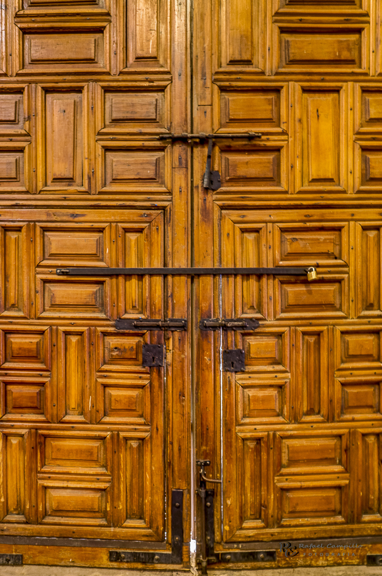 Canon EF 24mm F2.8 IS USM sample photo. Catedral san luis obispo photography