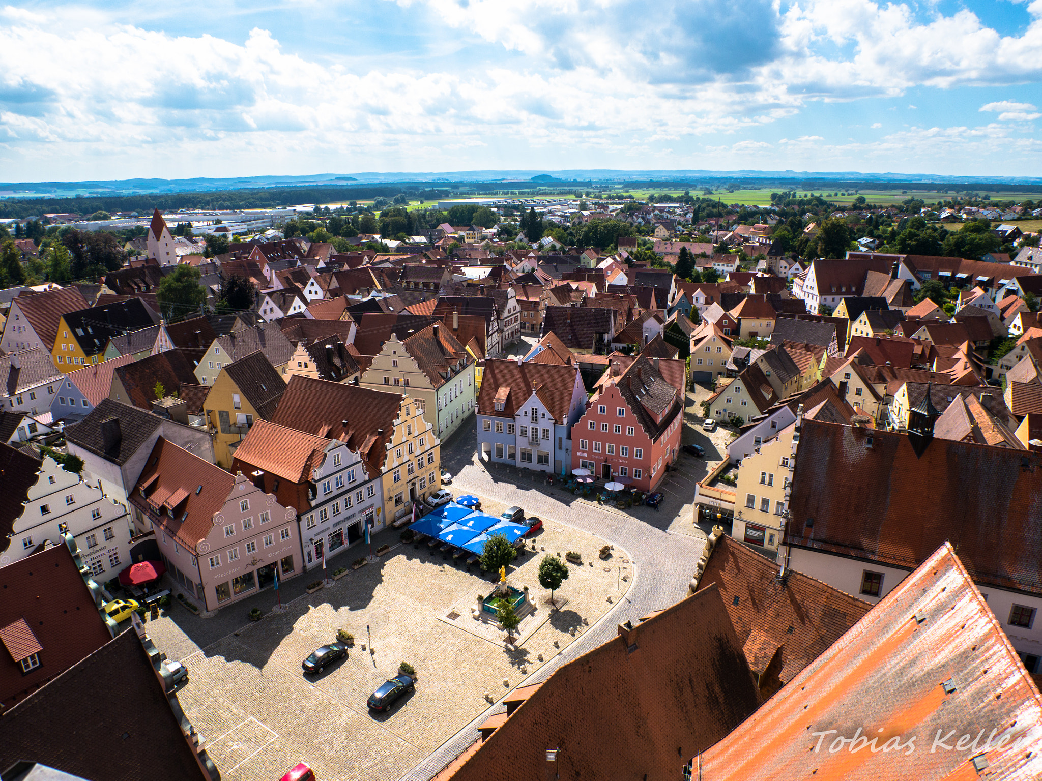 Panasonic Lumix DMC-G5 + Panasonic Lumix G 14mm F2.5 ASPH sample photo. Marktplatz von oben photography