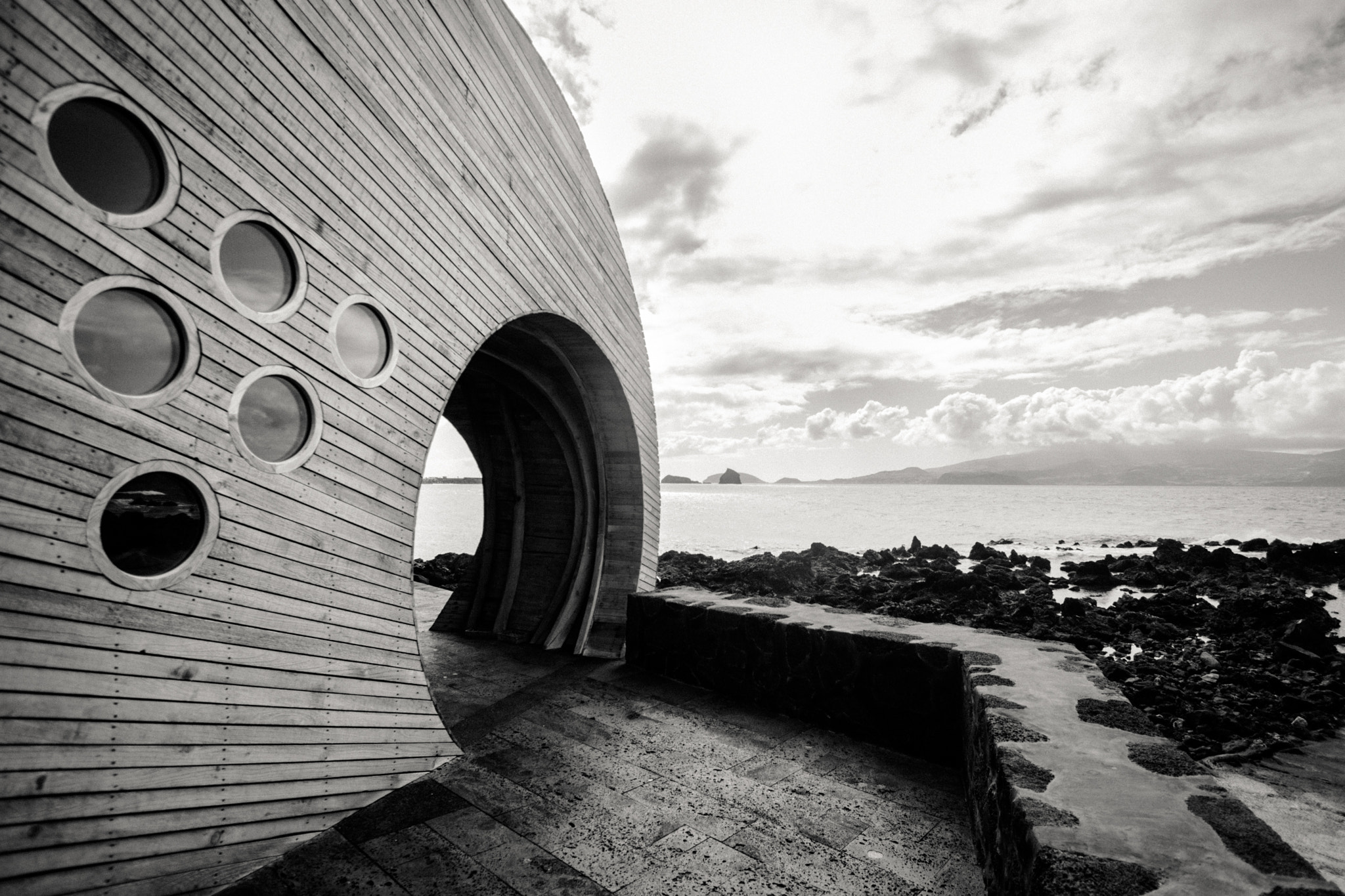 Sigma 10-20mm F3.5 EX DC HSM sample photo. Cella bar photography