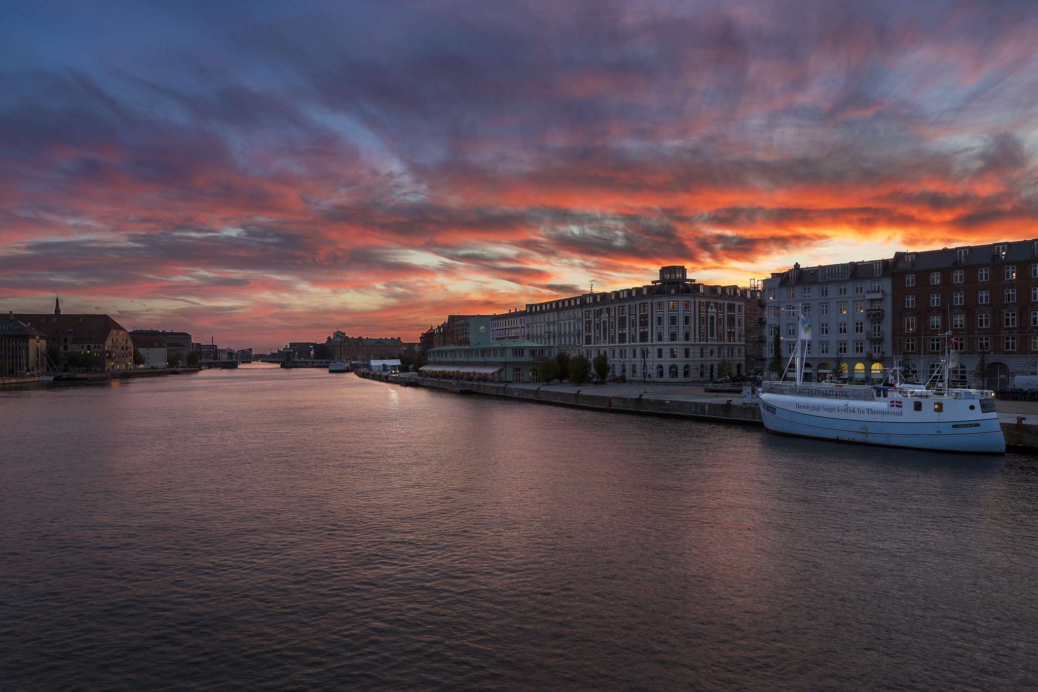 Canon EOS 5DS sample photo. Sunset copenhagen photography
