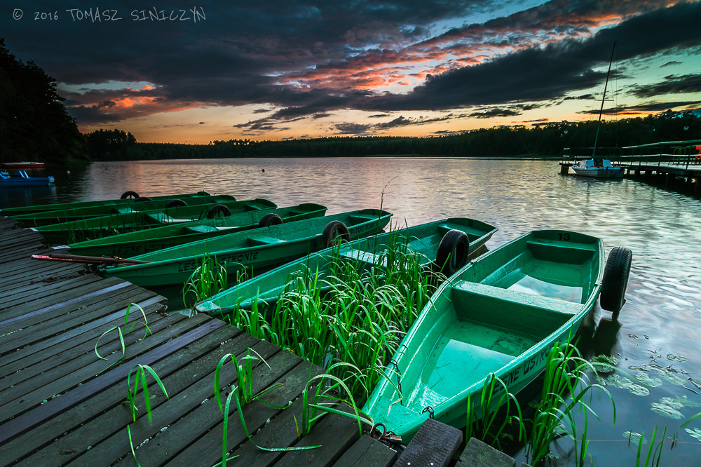 Samsung NX11 + Samsung NX 12-24mm F4-5.6 ED sample photo. Green boats photography