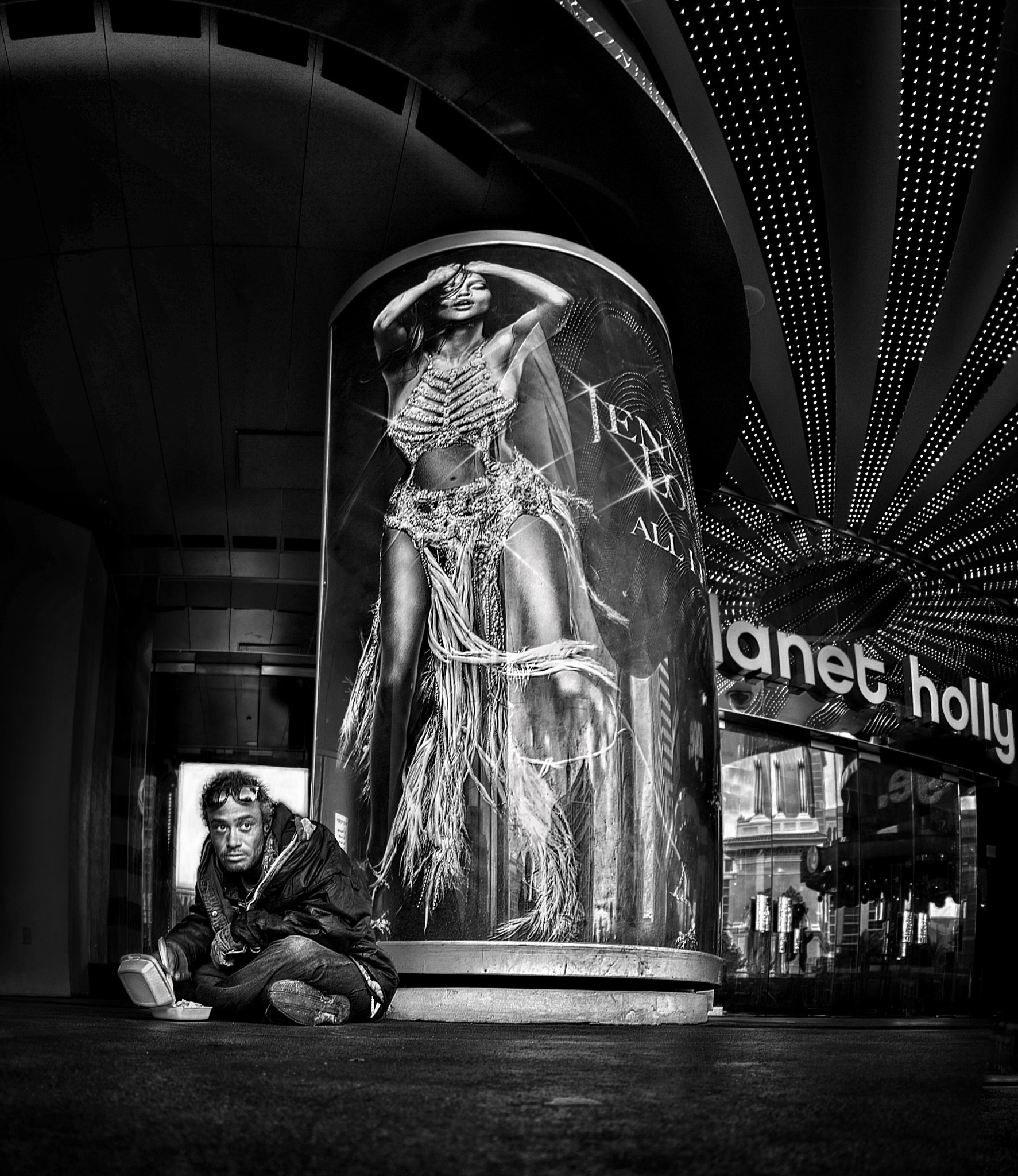 Canon EOS-1D X + Canon EF 8-15mm F4L Fisheye USM sample photo. Glitter and poverty in sin city… photography