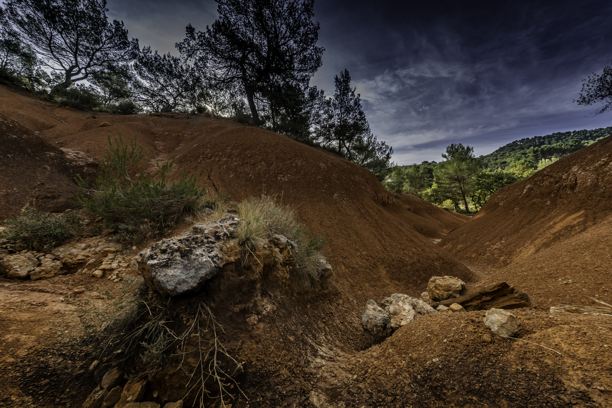 Sigma 12-24mm F4.5-5.6 II DG HSM sample photo. Terres rouges en provence photography