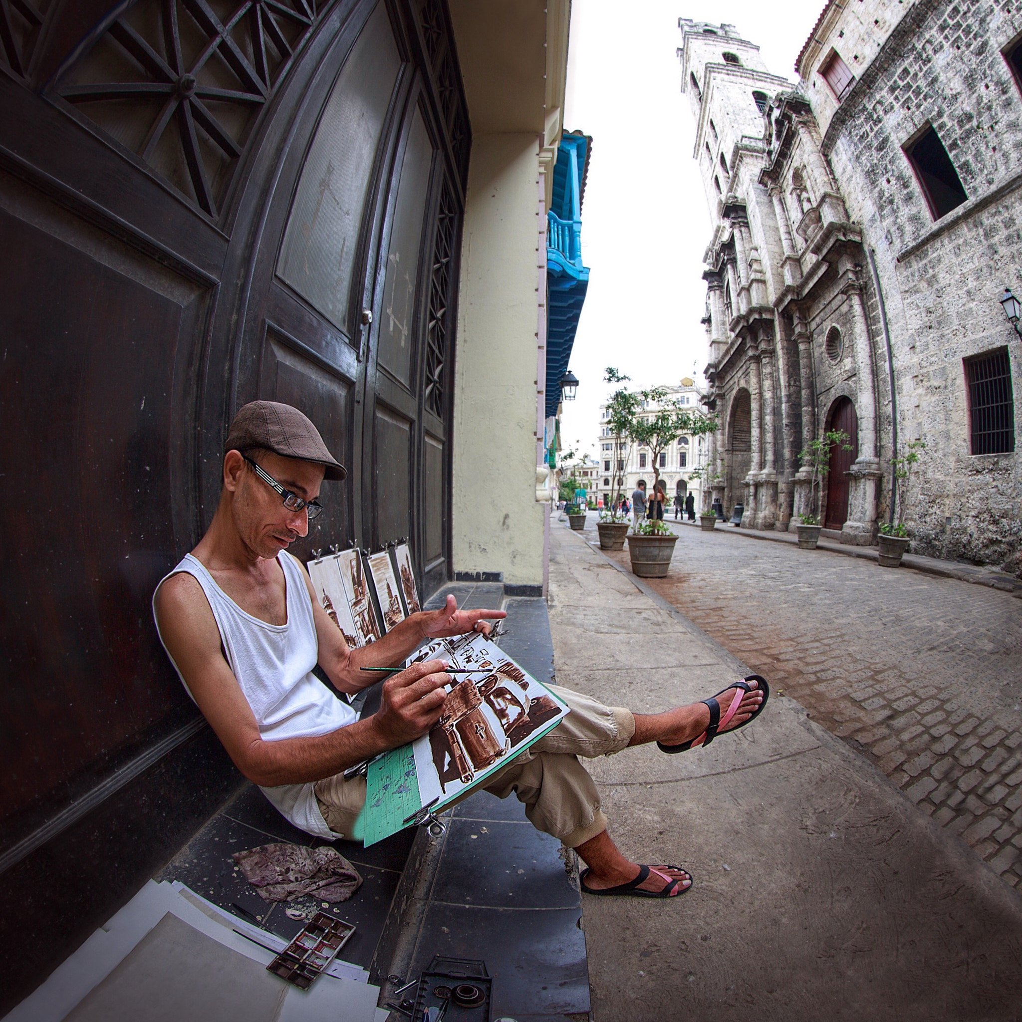 Canon EOS-1D X + Canon EF 8-15mm F4L Fisheye USM sample photo. Creativity in the old city… photography