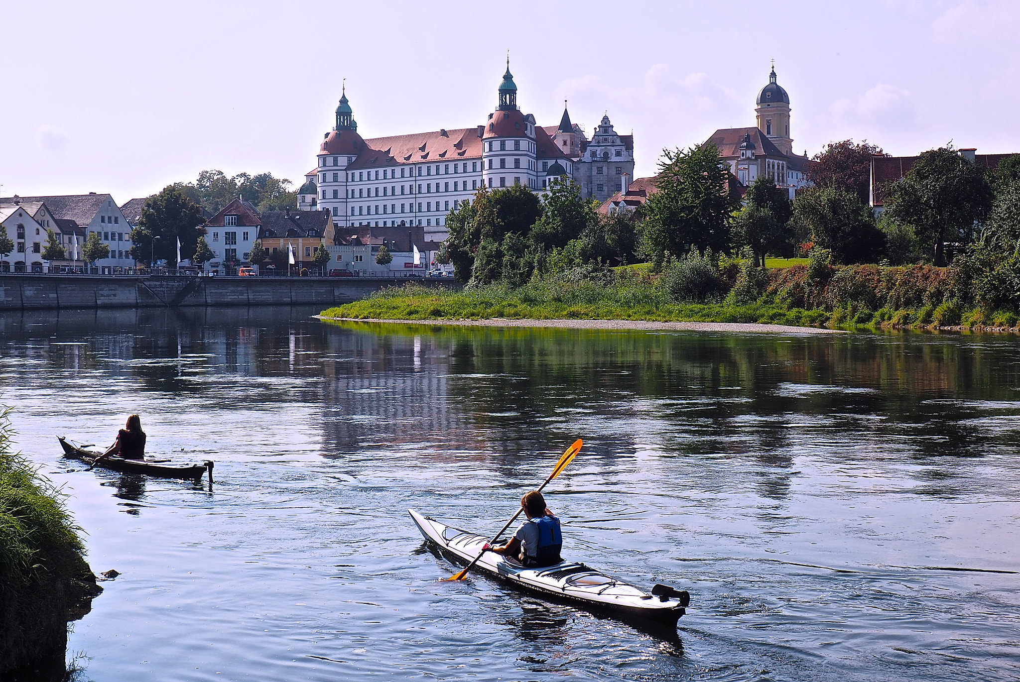 Olympus OM-D E-M5 II + Olympus M.Zuiko Digital 14-42mm F3.5-5.6 II R sample photo. Neuburg on the danube river photography