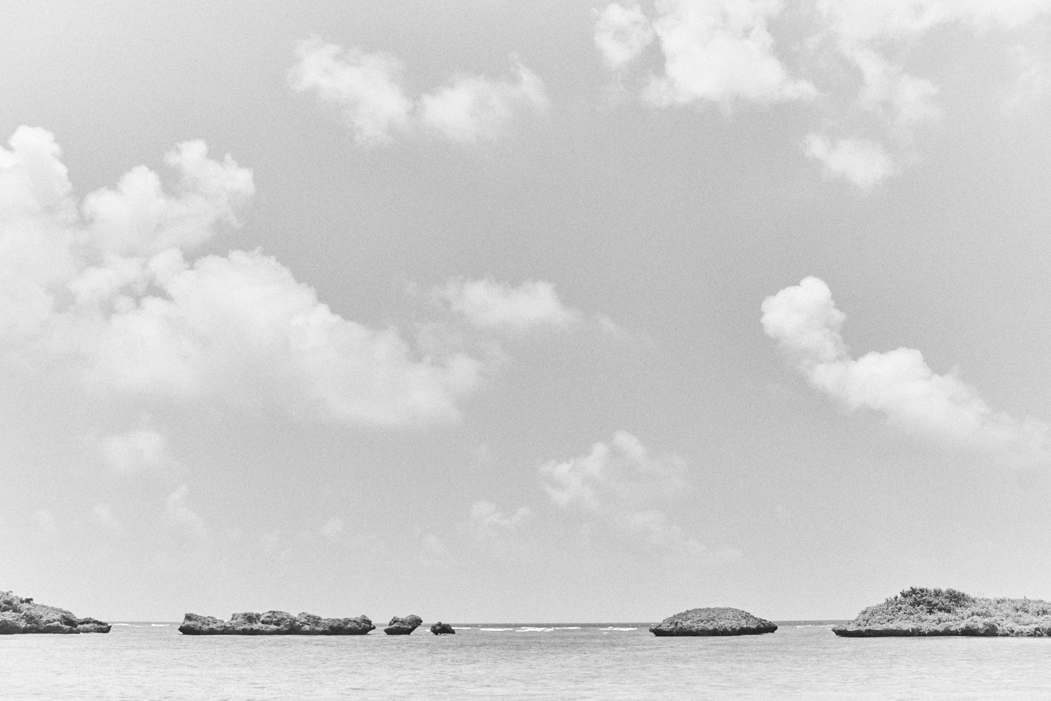 Sony a7R + Sony Distagon T* FE 35mm F1.4 ZA sample photo. Okinawa beach photography