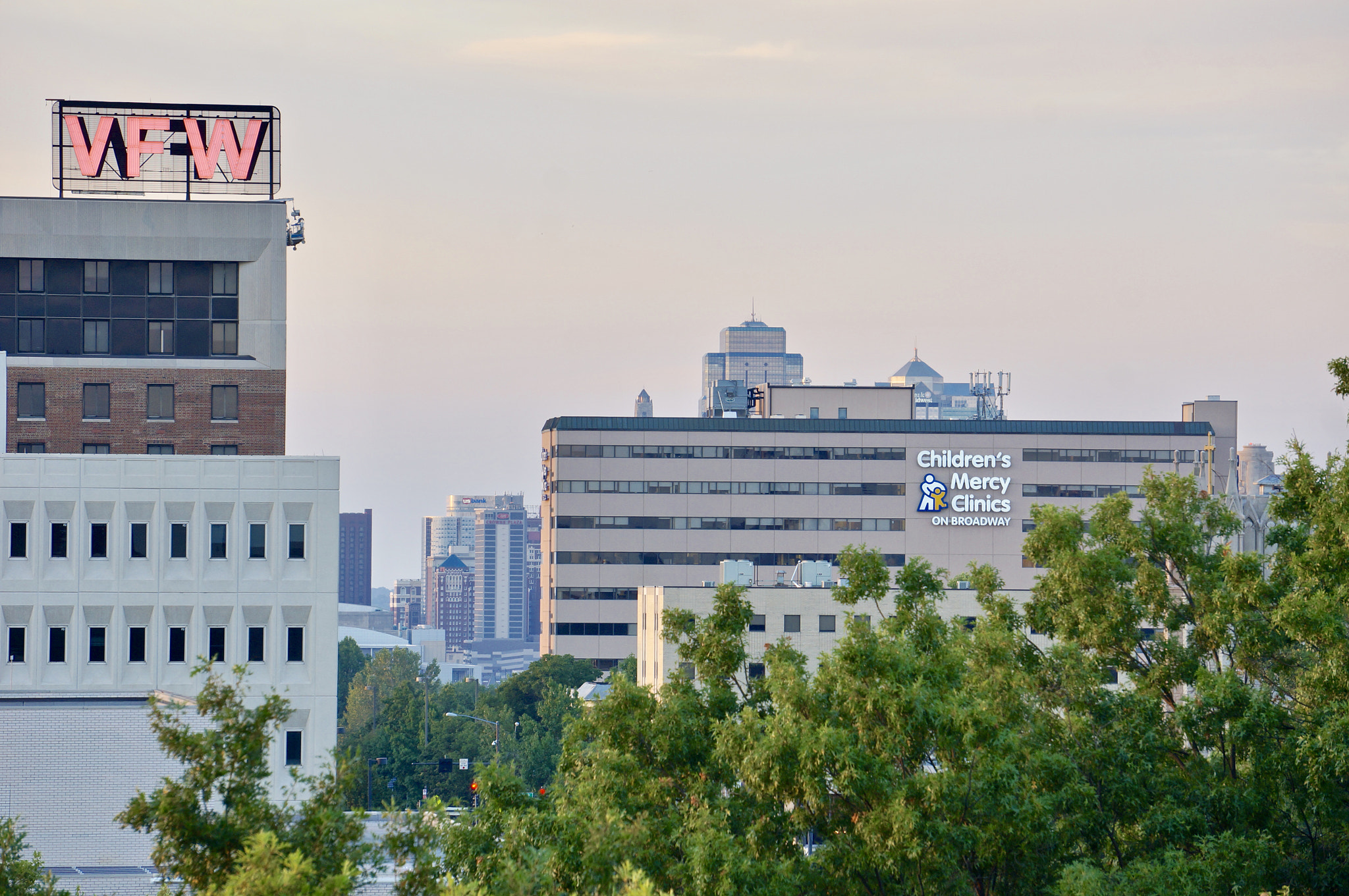 Sony FE 24-240mm F3.5-6.3 OSS sample photo. Midtown kansas city photography