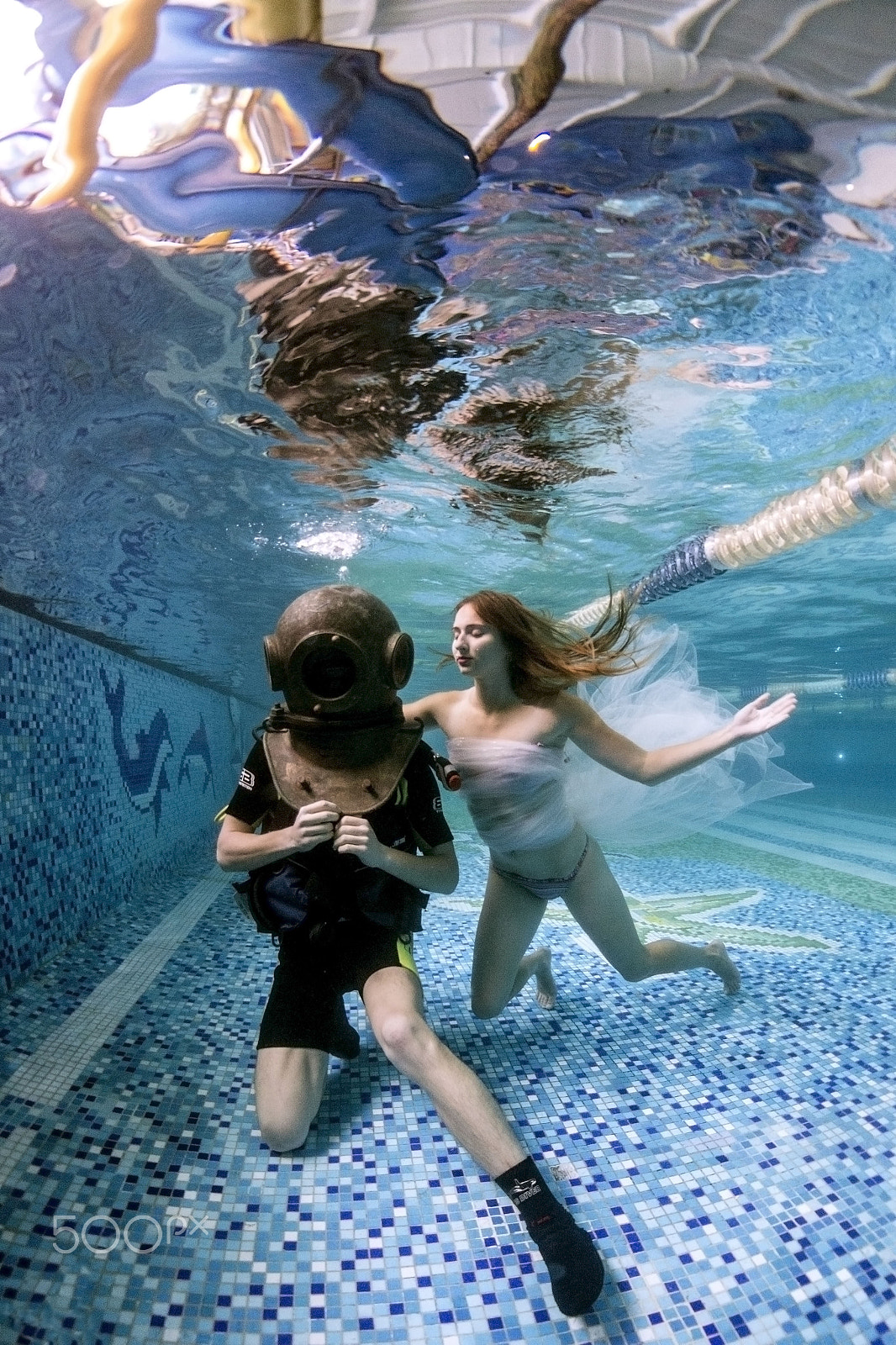 Sony Alpha NEX-5N + Sony E 16mm F2.8 sample photo. Diver & girl... photography