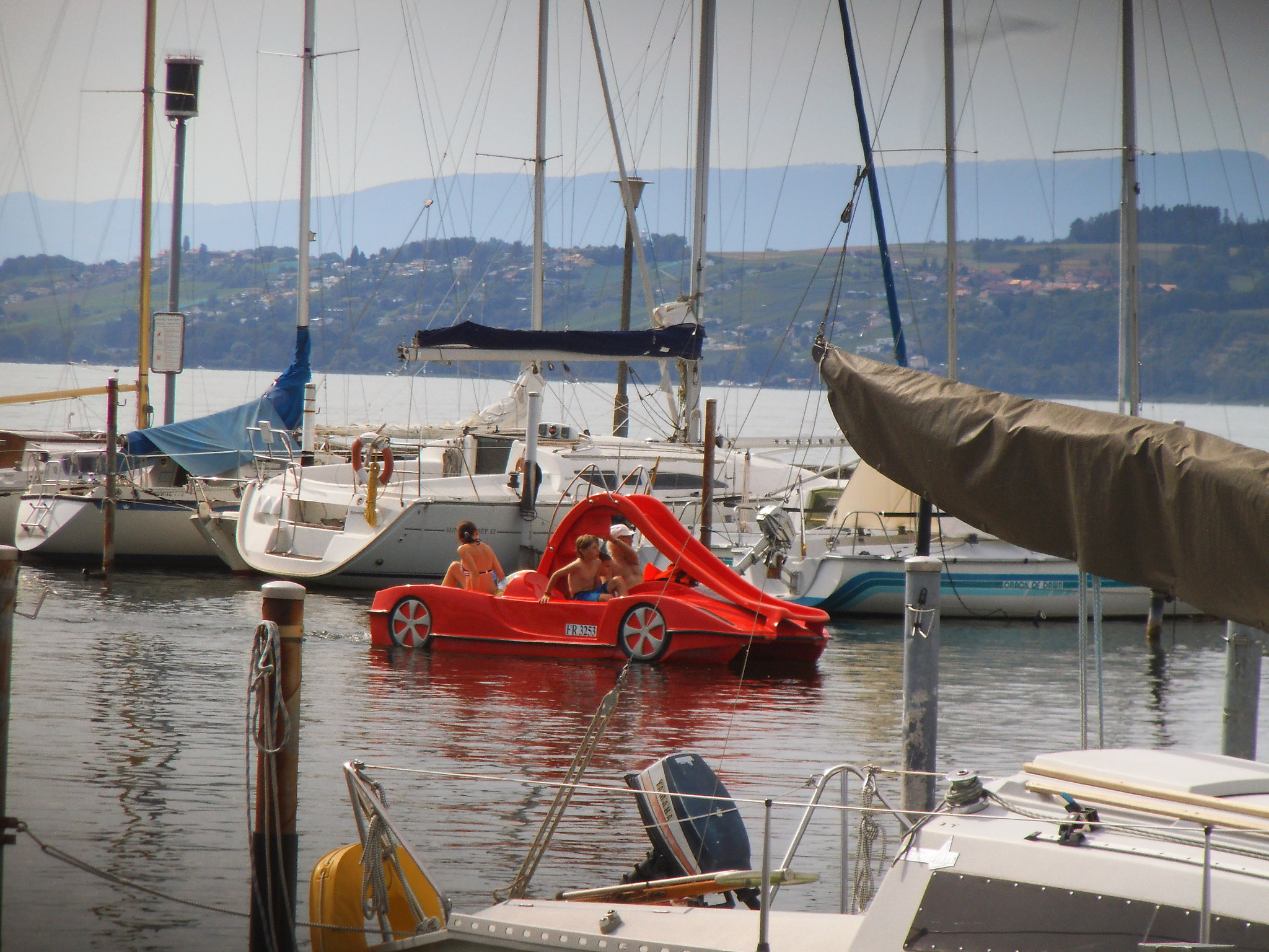 Fujifilm FinePix JZ250/JZ260 sample photo. Murtensee, ferrari pedalo photography