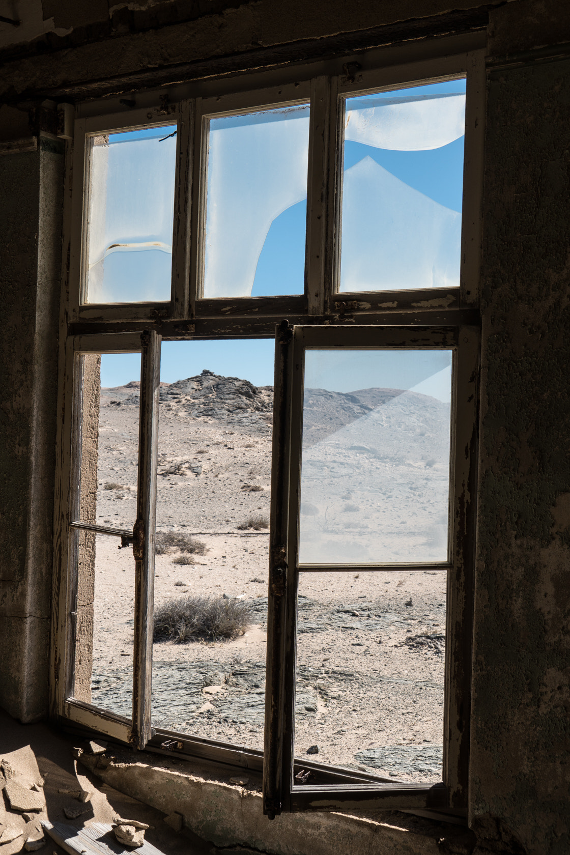 Sony E 18-200mm F3.5-6.3 OSS sample photo. Pomona, abandoned mining area photography