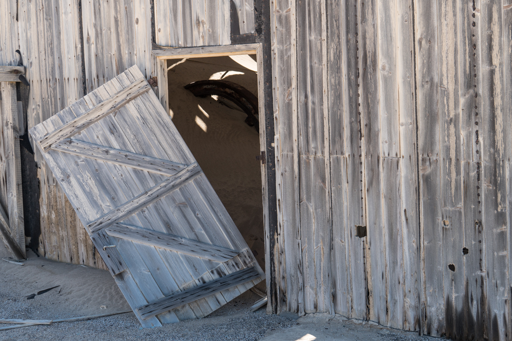 Sony E 18-200mm F3.5-6.3 OSS sample photo. Pomona, abandoned minig area photography