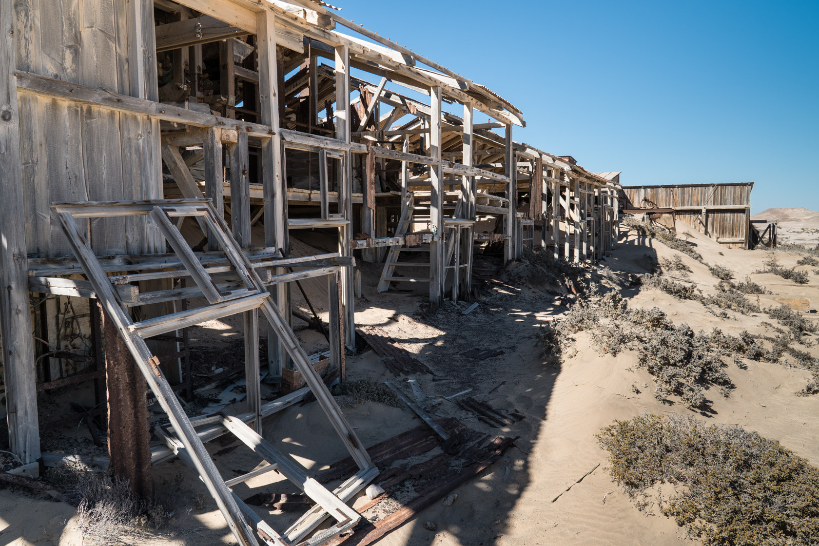 Sony E 18-200mm F3.5-6.3 OSS sample photo. Pomona, abandoned mining area photography