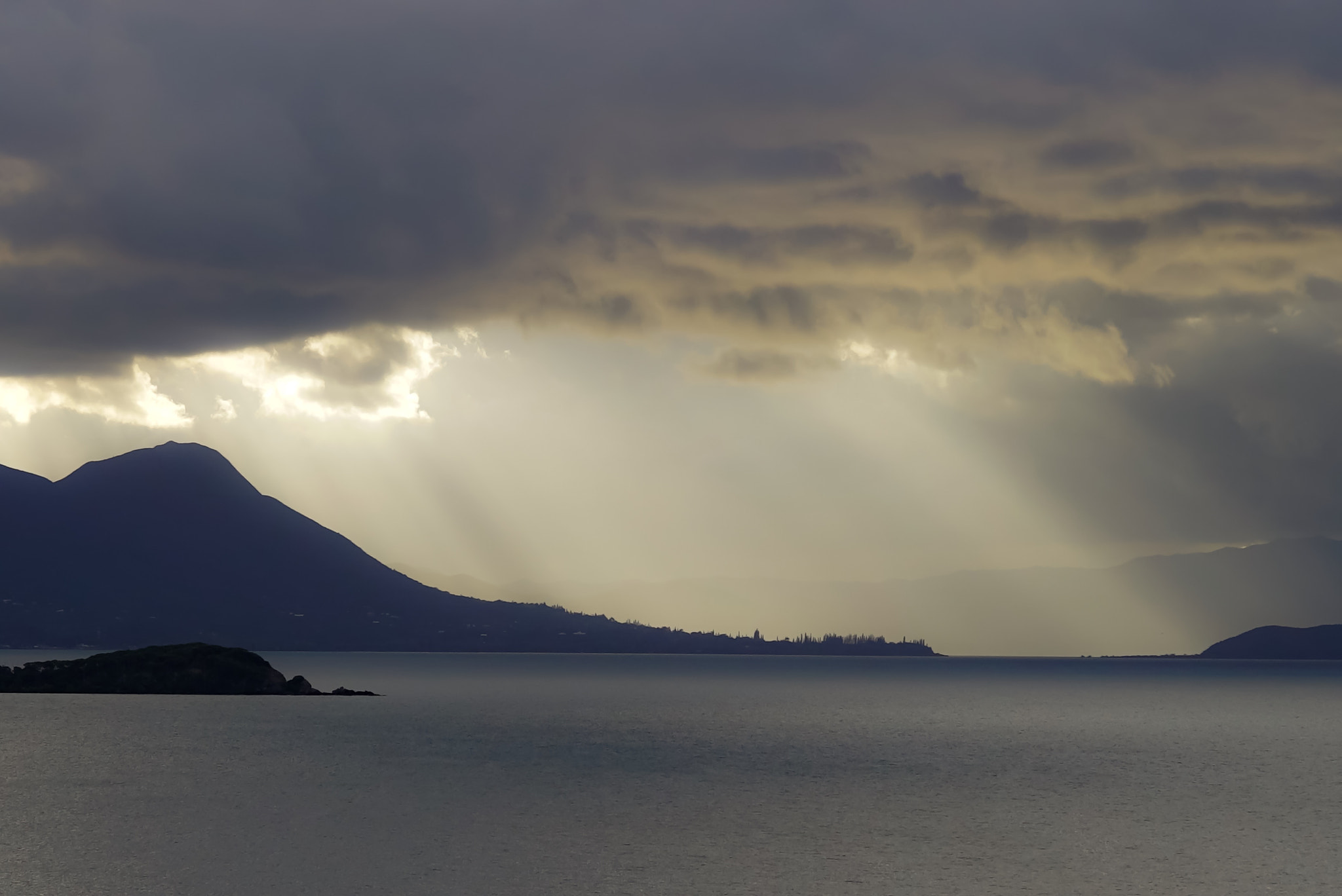 Sony FE 85mm F1.4 GM sample photo. Clouds morning light photography