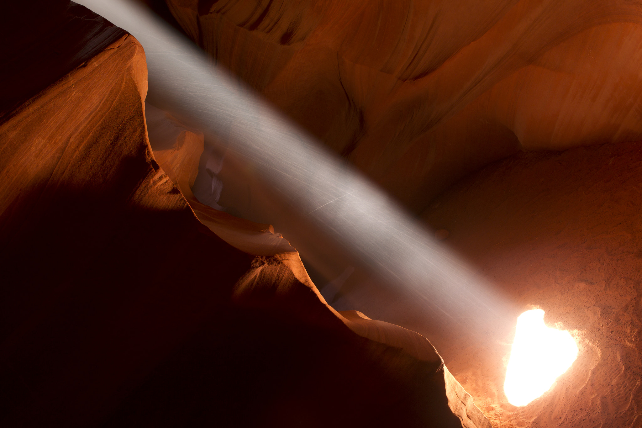 Canon EOS-1D Mark IV sample photo. Ray in canyon photography
