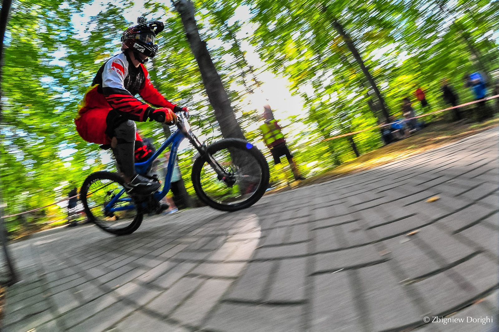 Nikon D700 + Samyang 8mm F3.5 Aspherical IF MC Fisheye sample photo. Urban downhill in poland photography