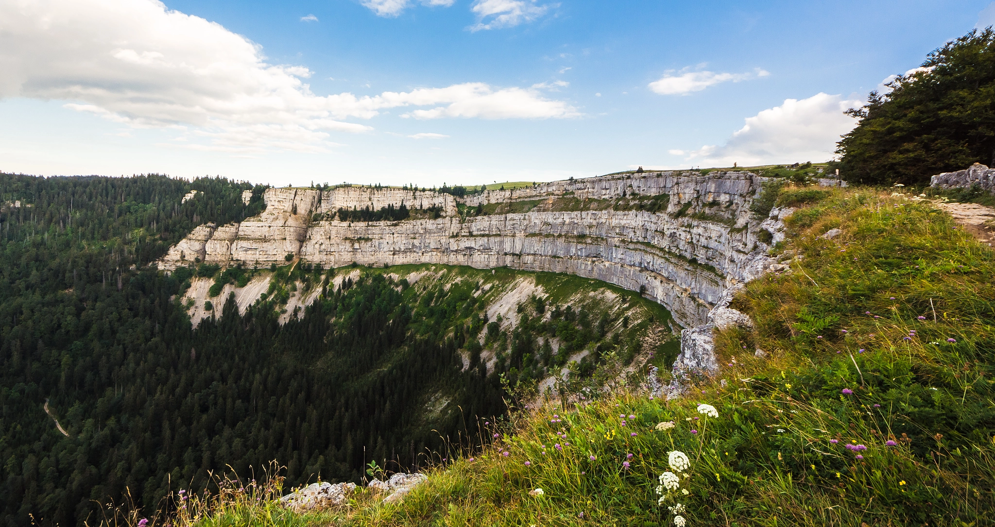 Sigma 8-16mm F4.5-5.6 DC HSM sample photo. Creux du van photography