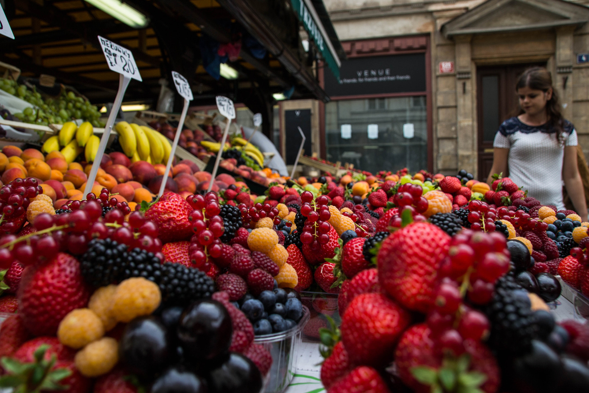Sigma 18-200mm F3.5-6.3 II DC OS HSM sample photo. Fruits colors photography
